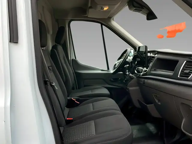 Ford Transit view 13