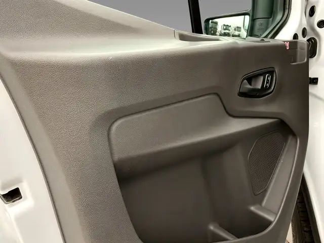 Ford Transit view 14
