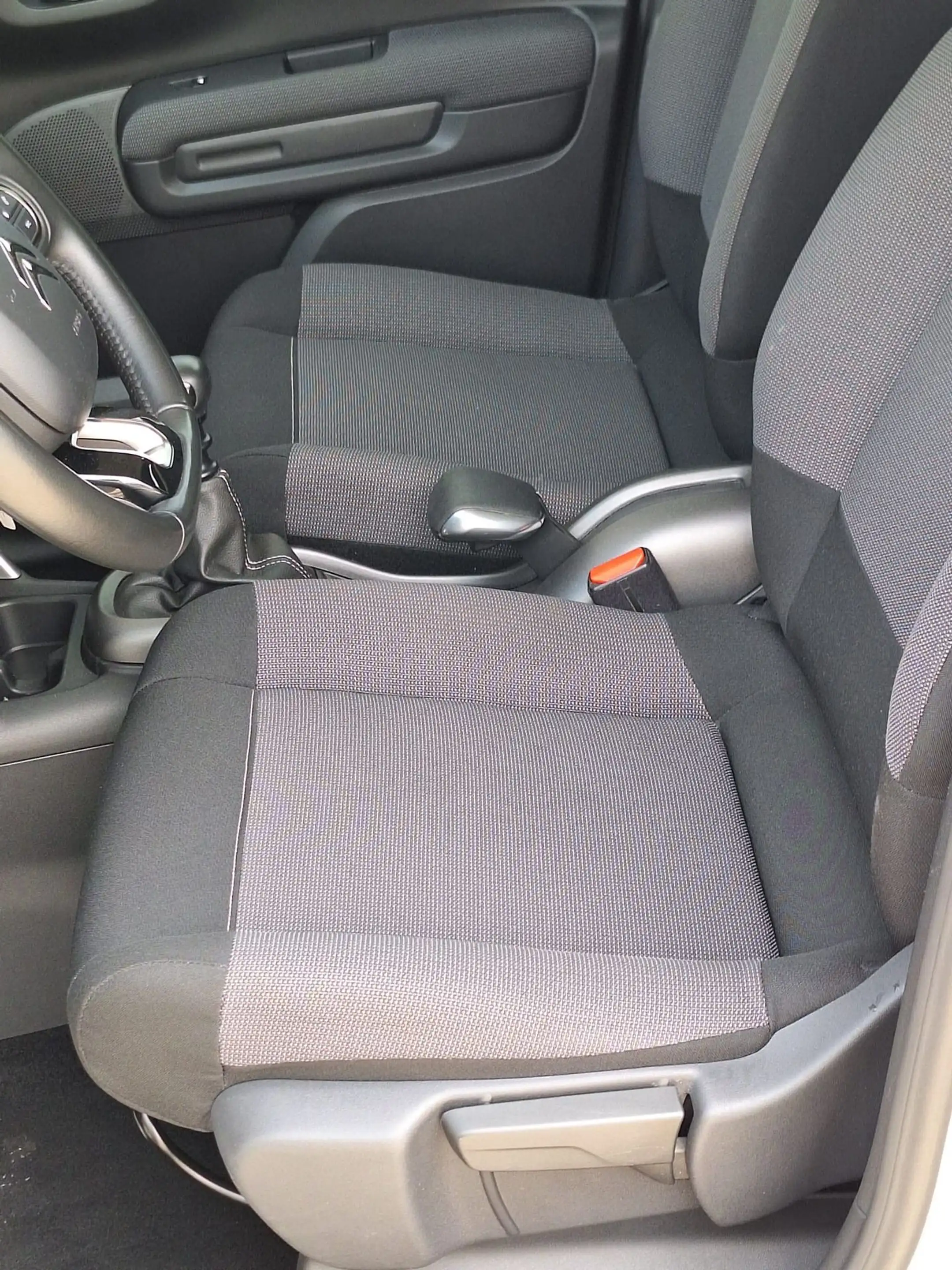 Citroen C3 Aircross 1.5 BlueHDi 100 S&S man6 Business GPS — photo 21