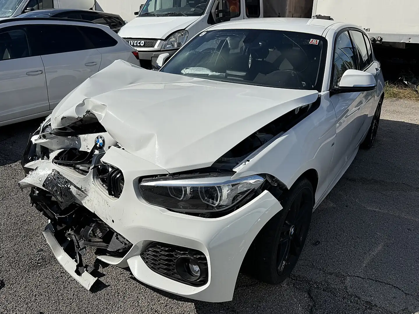 BMW 118 i Aut.*M-SPORT-PAKET*FACELIFT Weiß - 1