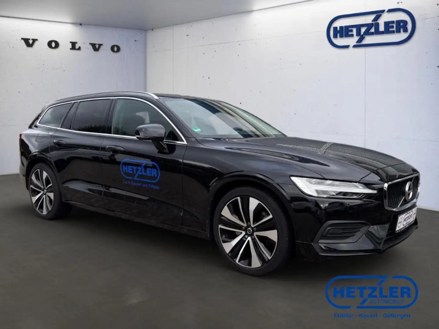 Volvo V60 T6 AWD Geartronic Momentum Business-Paket Zwart - 2