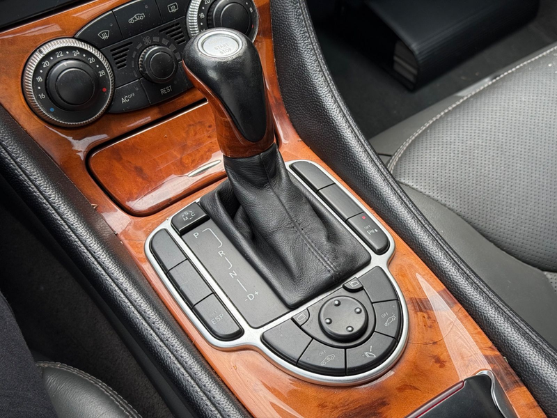 Mercedes-Benz SL 350 — photo 14
