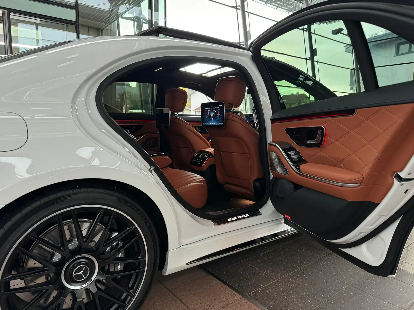 Mercedes-Benz S 63 AMG E Perf Burmester Pano Softclose 3D HUD 21" Enterta Blanc - 1