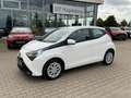 Toyota Aygo 1.0 x-Play Kamera,Bluetooth,CarPlay,DAB Blanc - thumbnail 2