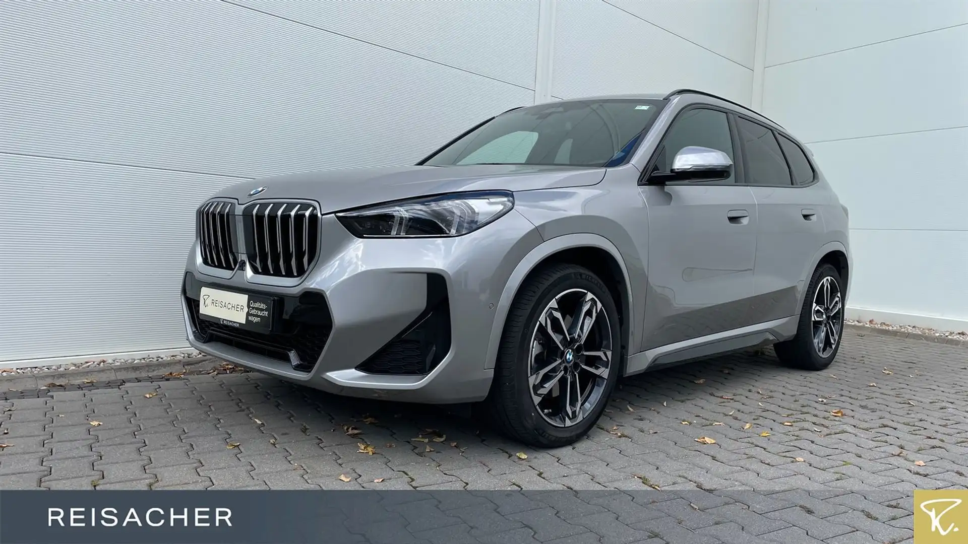 BMW X1 xDrive23i M Sport,LCPro.HuD,adLED,360° Silber - 1
