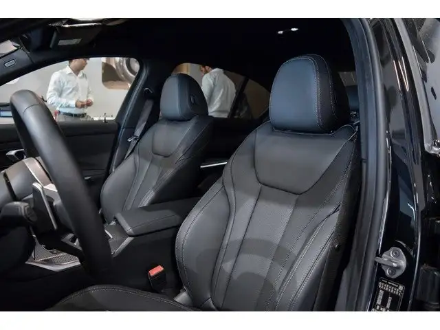 BMW 3 Series view 7