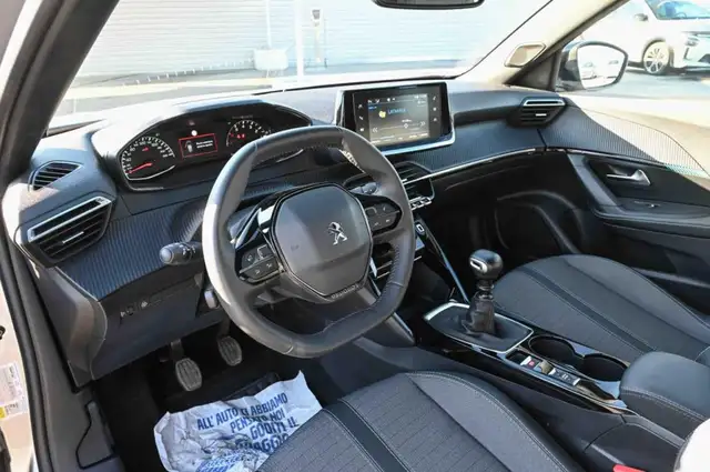 Peugeot 2008 view 12
