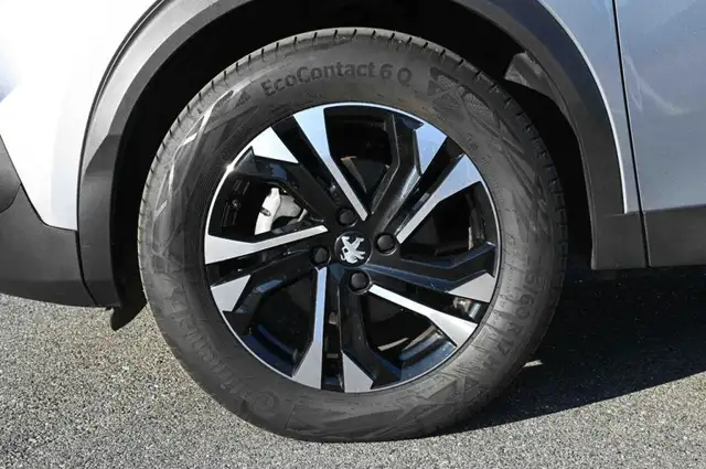 Peugeot 2008 view 10