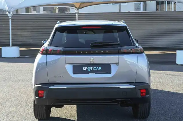 Peugeot 2008 view 6