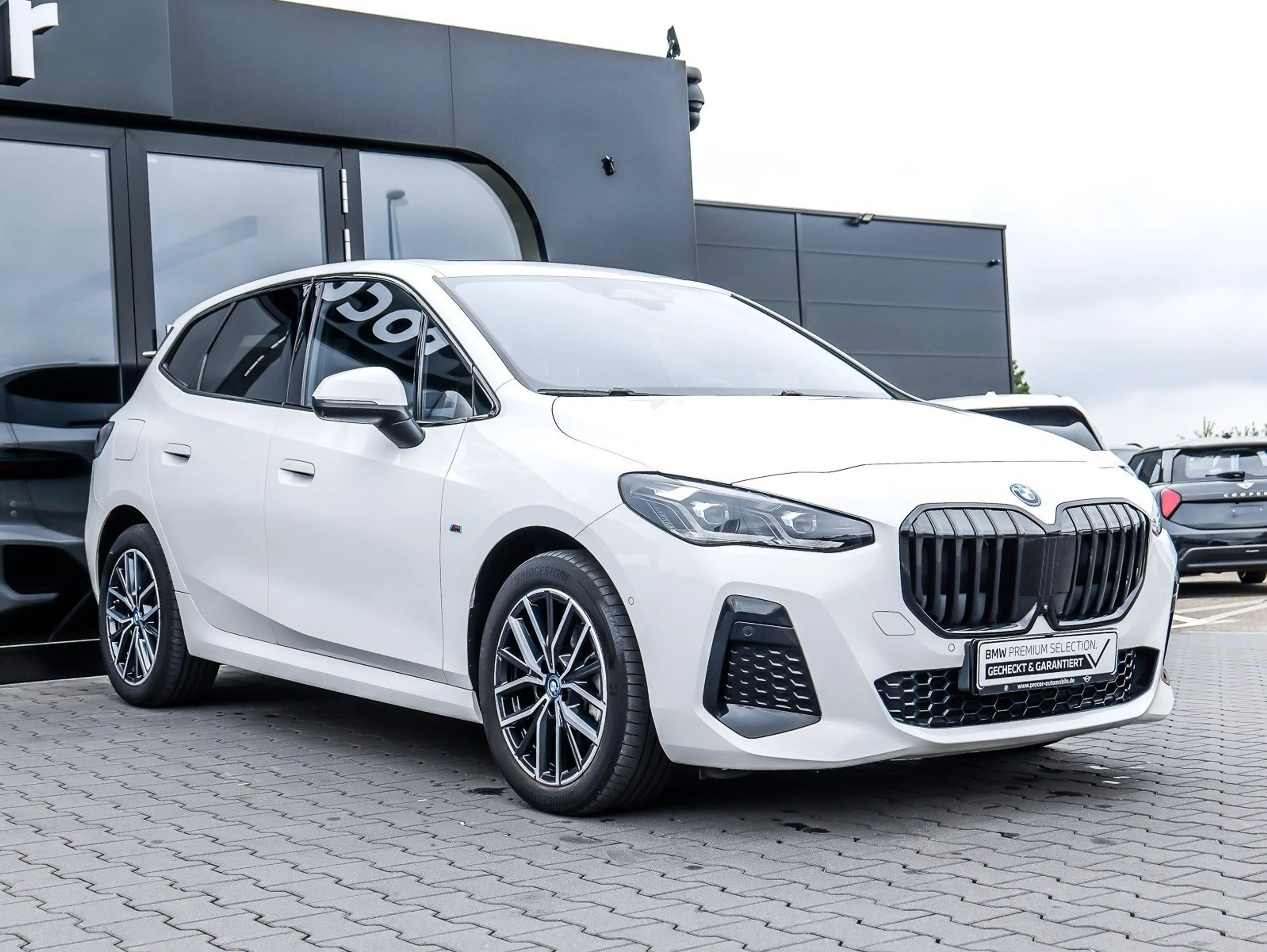 BMW 225 e xDrive Active Tourer M Sport HUD PANO ACC — photo 6