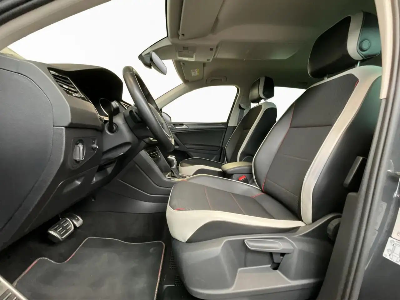 Volkswagen Tiguan Life-Urban-Sport+DSG+RearView+Navi 9