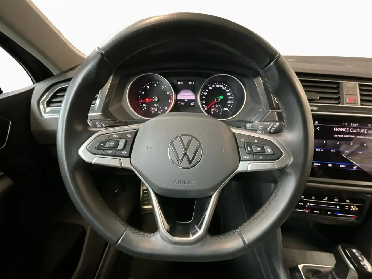 Volkswagen Tiguan Life-Urban-Sport+DSG+RearView+Navi 10