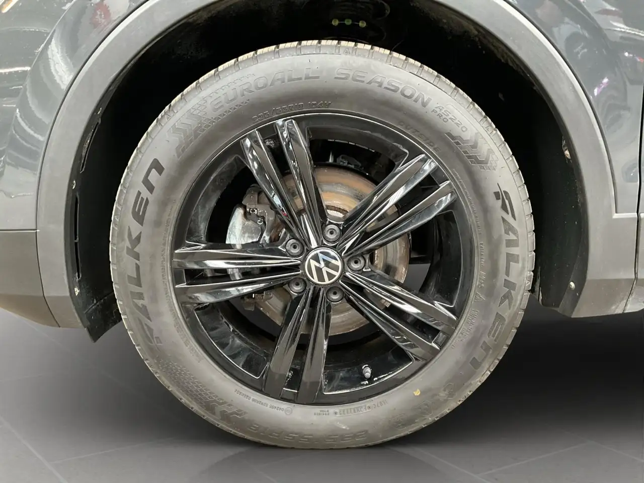 Volkswagen Tiguan Life-Urban-Sport+DSG+RearView+Navi 8