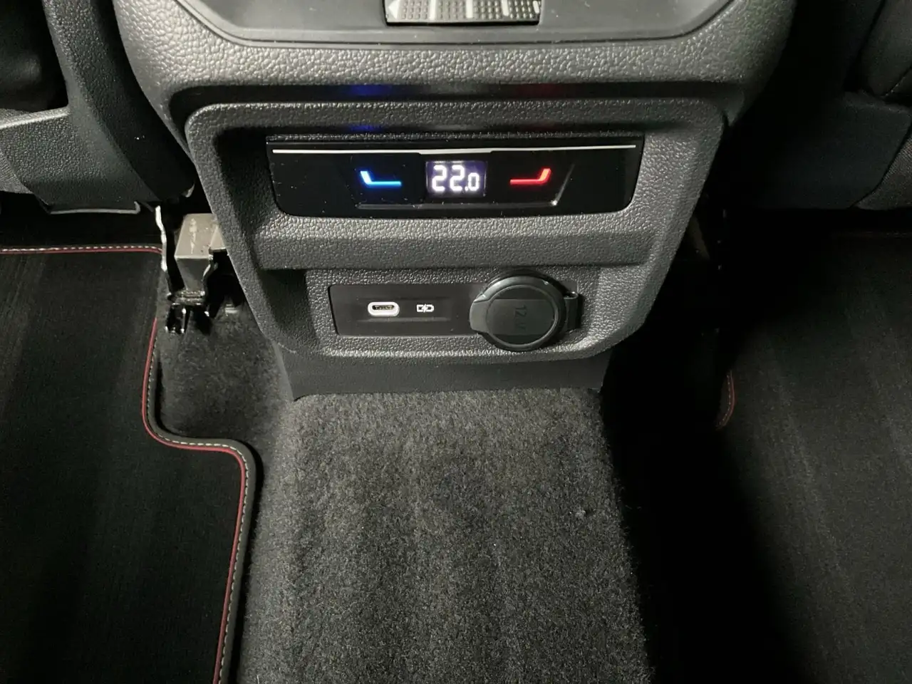 Volkswagen Tiguan Life-Urban-Sport+DSG+RearView+Navi 20