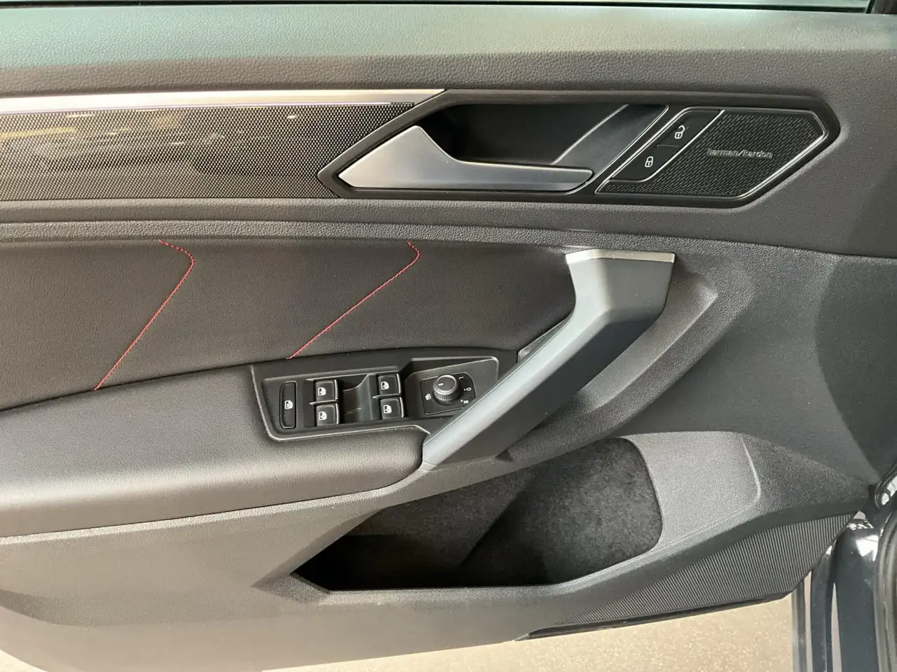 Volkswagen Tiguan Life-Urban-Sport+DSG+RearView+Navi 14