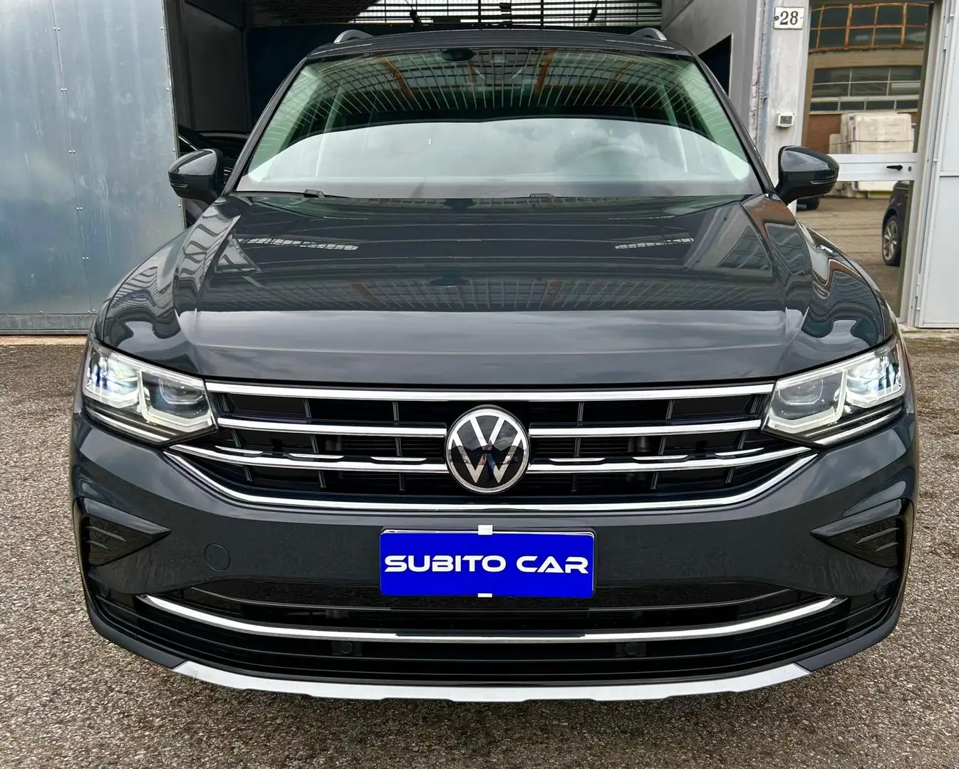 Volkswagen Tiguan 2.0 Tdi Elegance 150cv dsg Grigio - 2