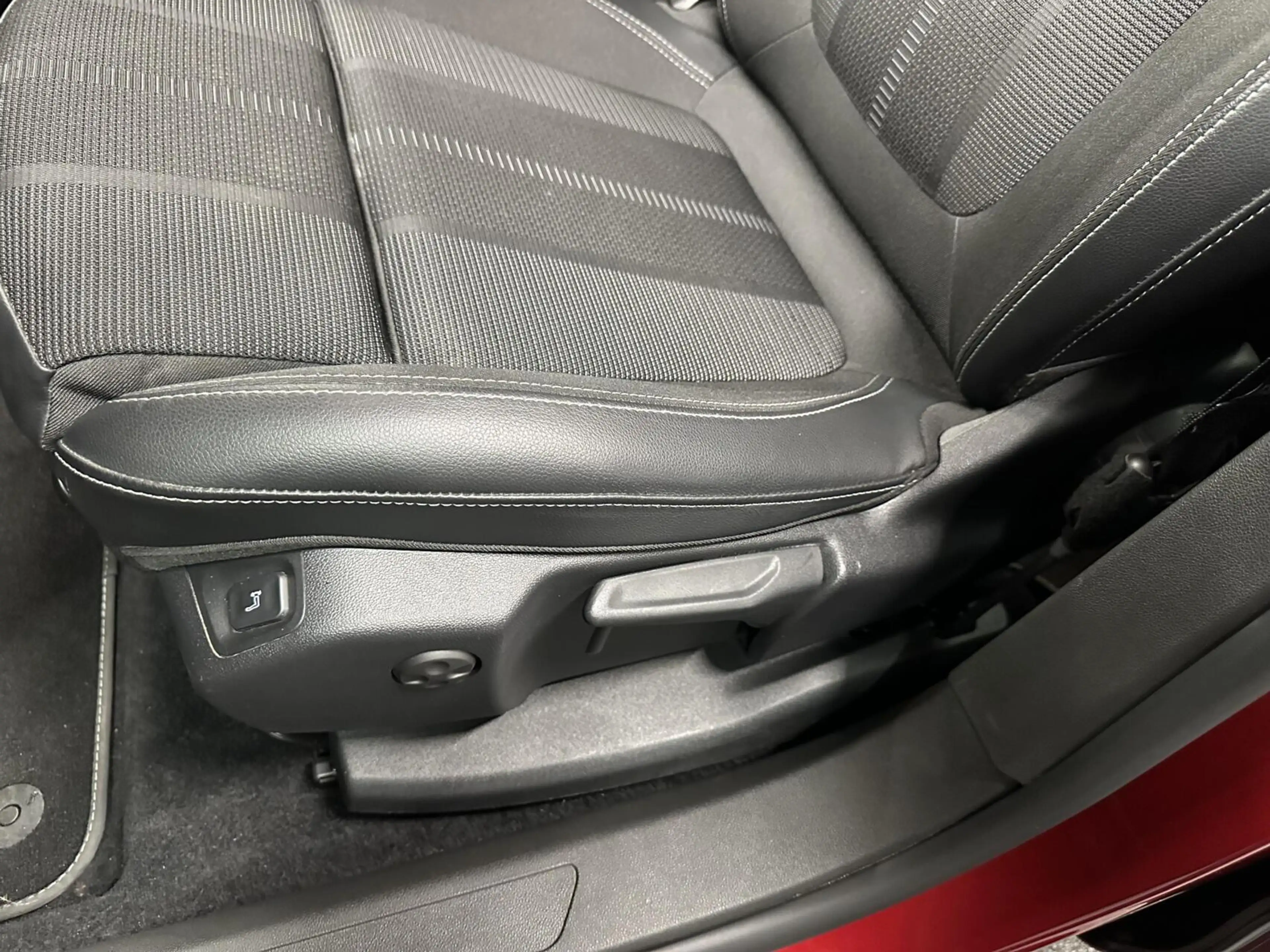 Opel Grandland 1.6 Turbo Plug-In Hybrid Level 3 TREKHAAK CARPLAY — photo 21