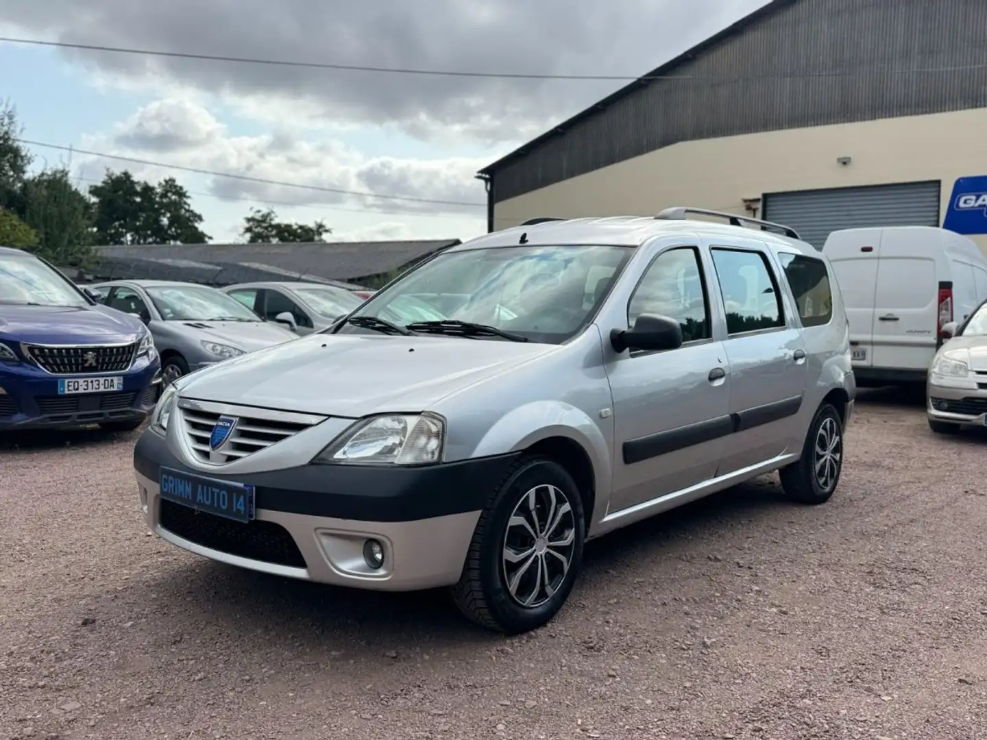 Dacia Logan 1.5 dCi 70ch Ambiance 5 places Gris - 2
