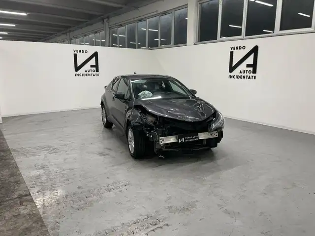 Toyota C-HR 1.8 HYBRID E-CVT BUSINESS