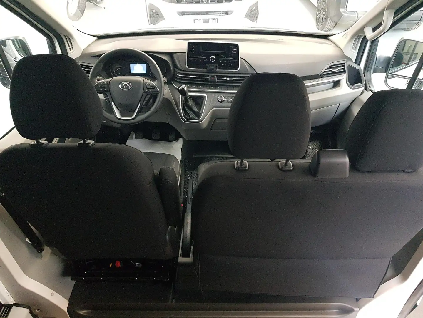 Maxus Deliver 9 Pulmino 9 Posti by Olmedo con pedana White - 2