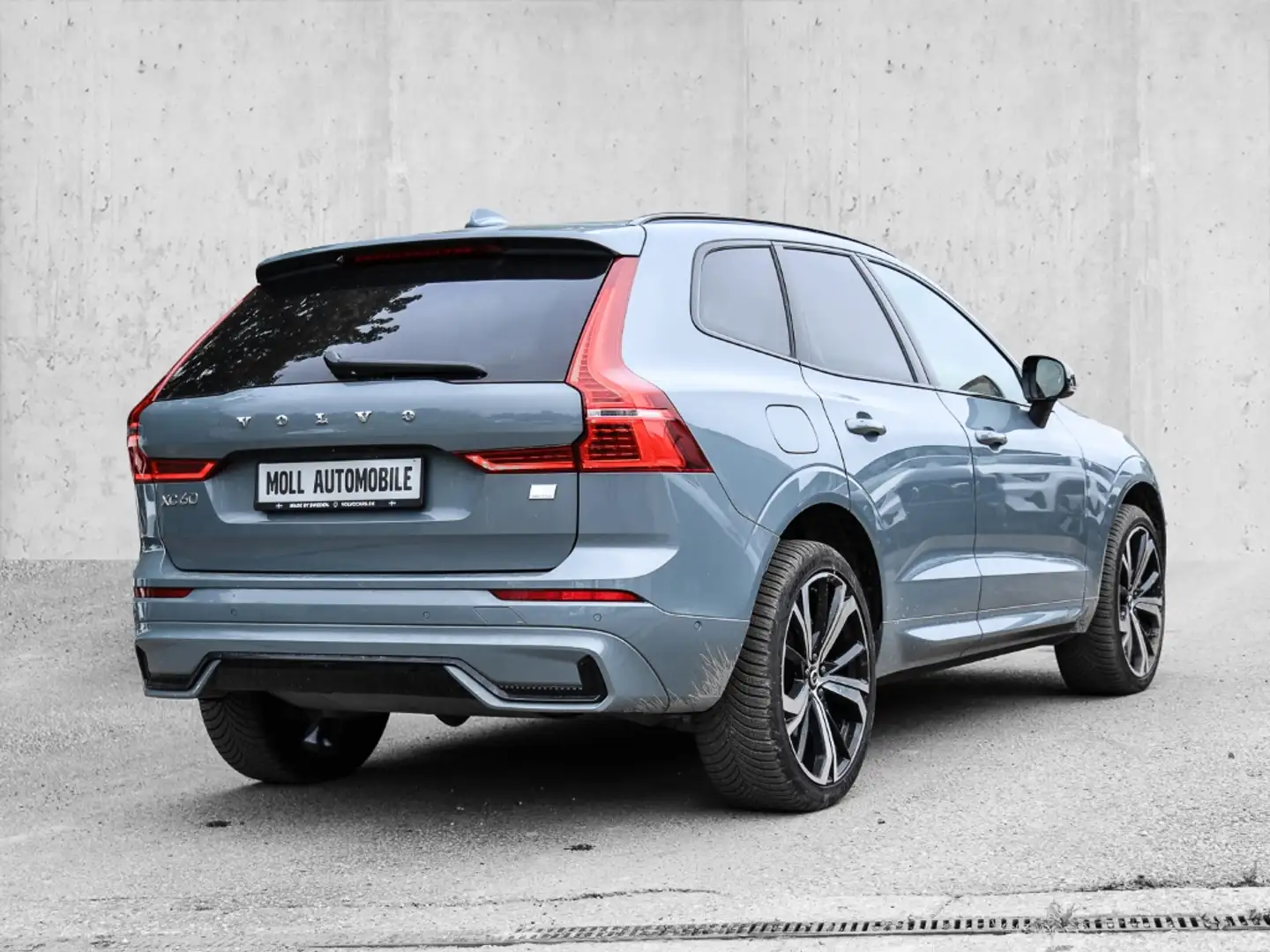 Volvo XC60 Ultimate Dark Recharge Plug-In Hybrid AWD T8 Twin Grau - 2