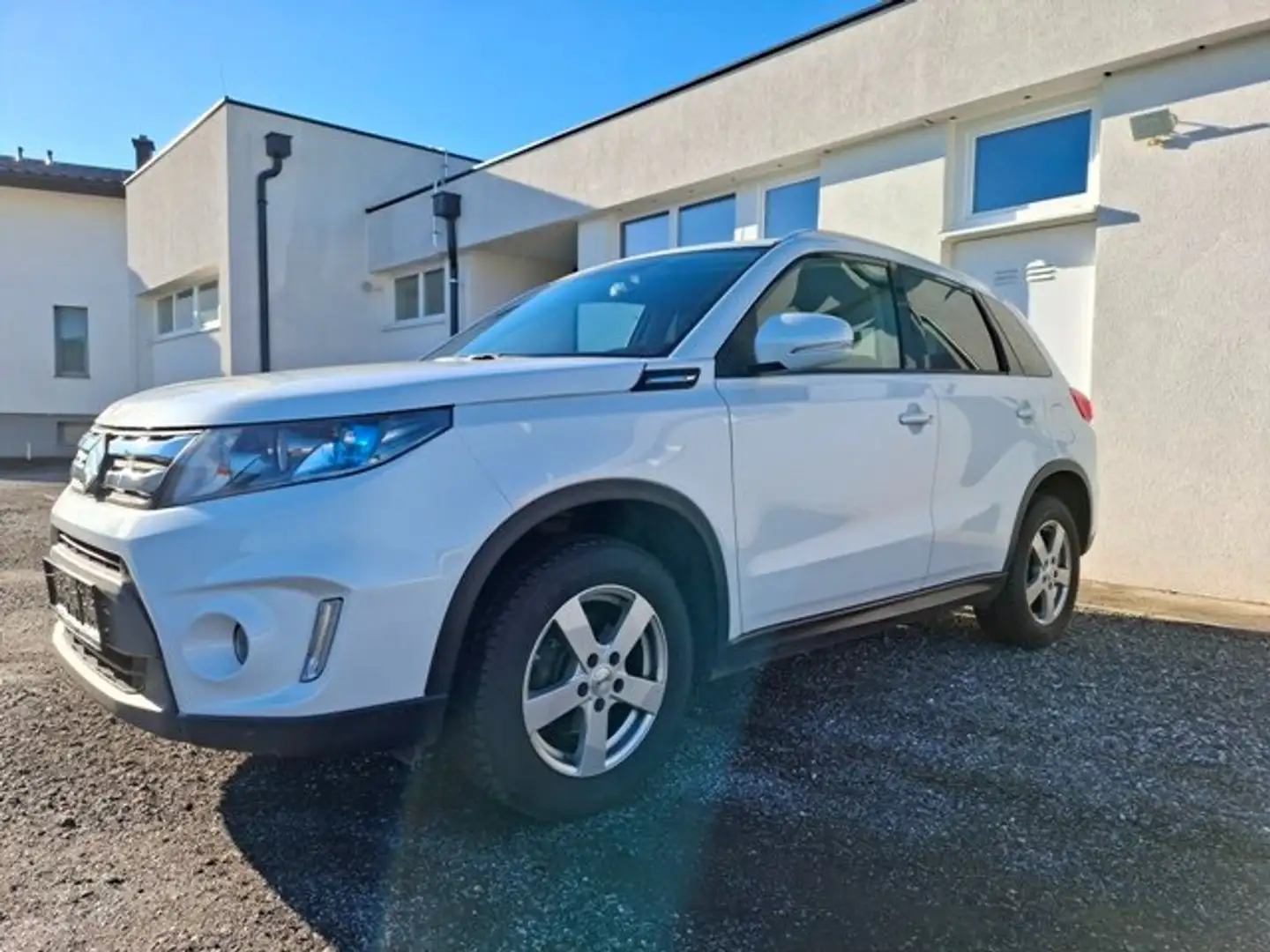 Suzuki Vitara 1,6 VVT 4WD GLX Flash Weiß - 1
