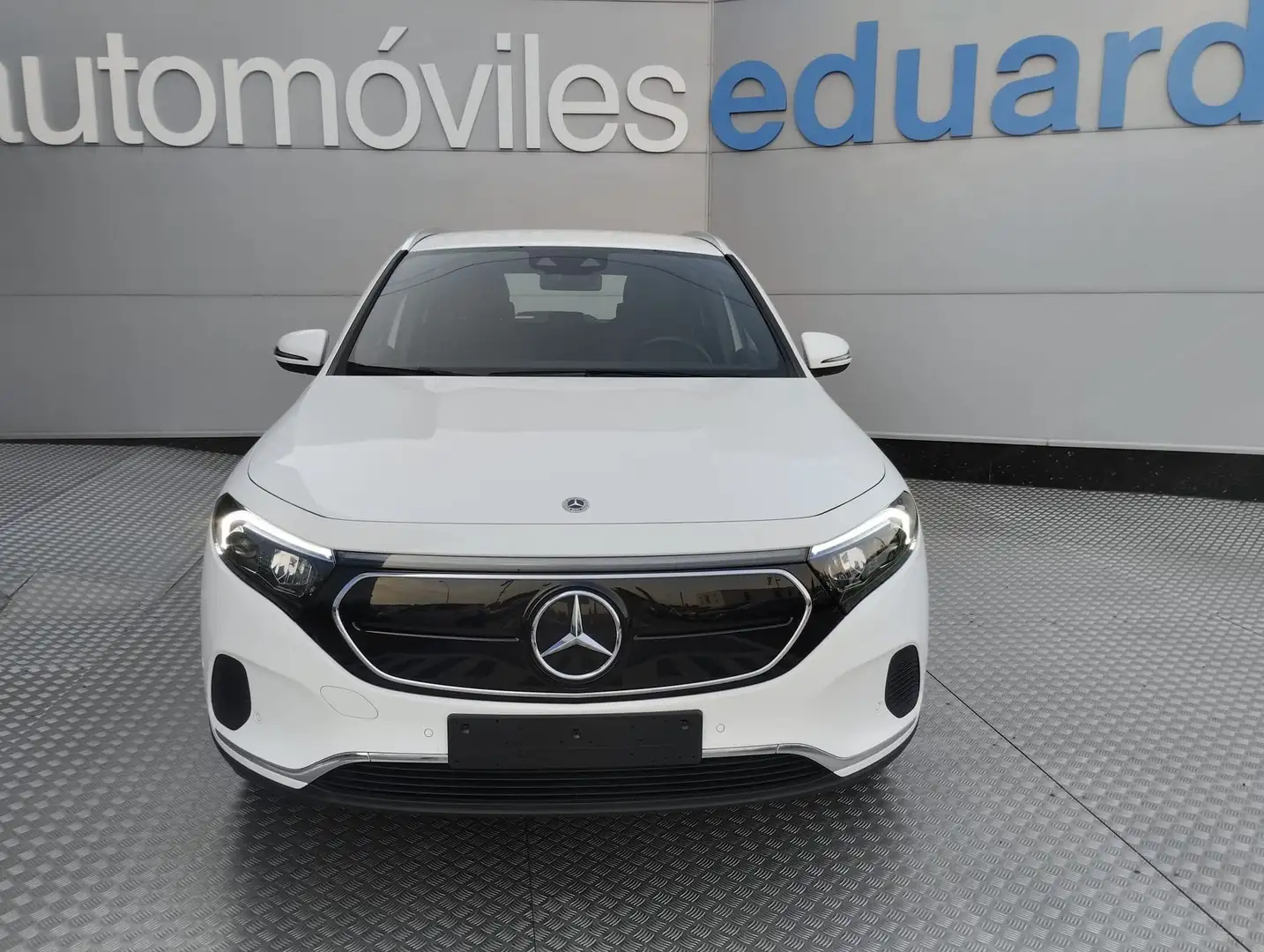 Mercedes-Benz EQA 300 4matic White - 2