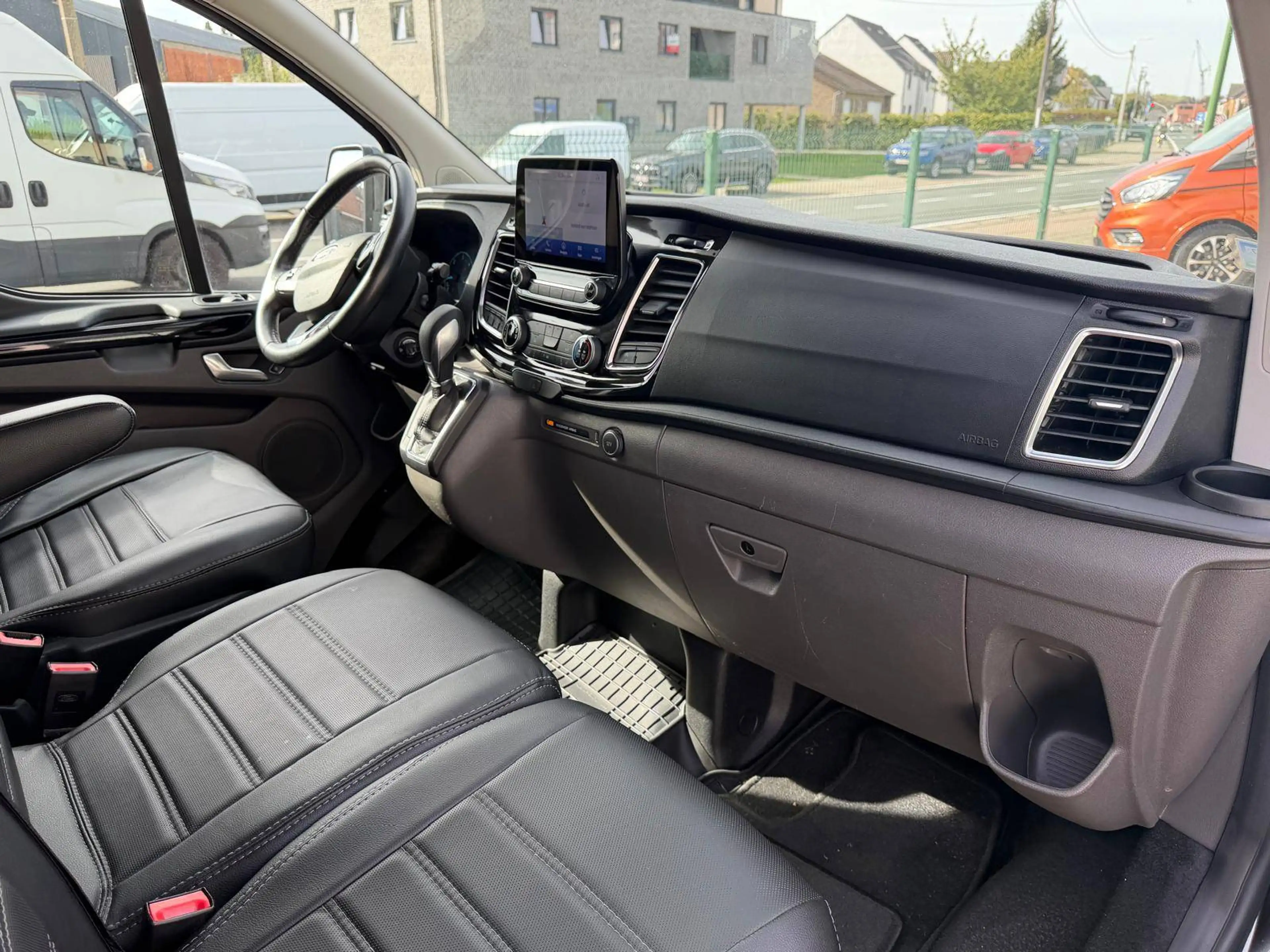 Ford Transit Custom LIMITED * AUT * DUB CAB * 6ZITPL * ACC * LANE * CAMERA * — photo 10