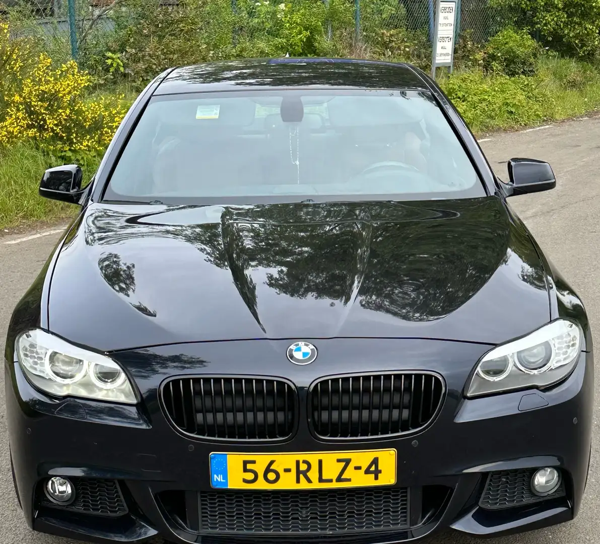 BMW 528 528i Sport-Aut. crna - 1
