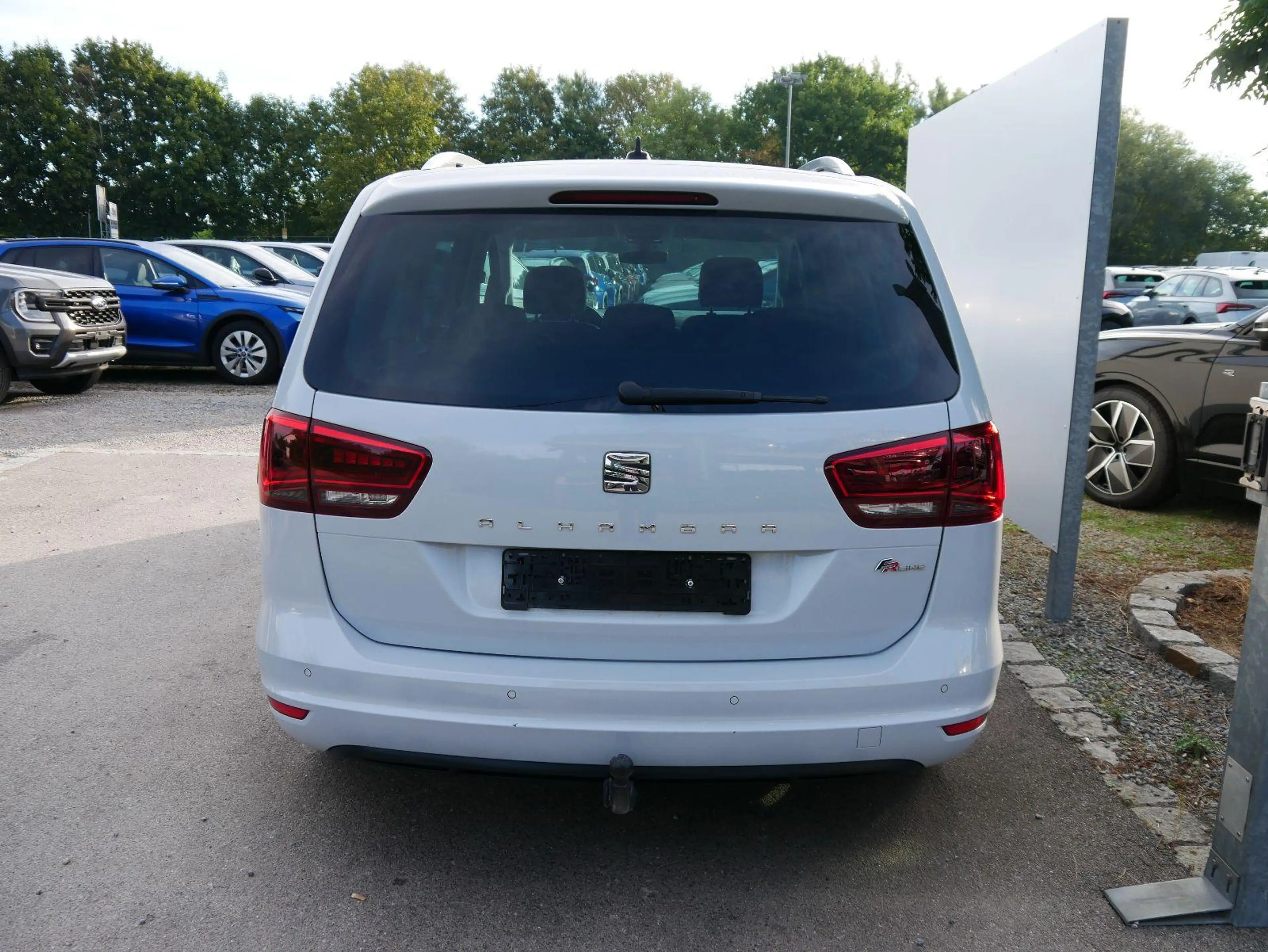 SEAT Alhambra 1.4 TSI DSG FR-LINE* AHK * WINTERPAKET * BI-XENON — photo 3