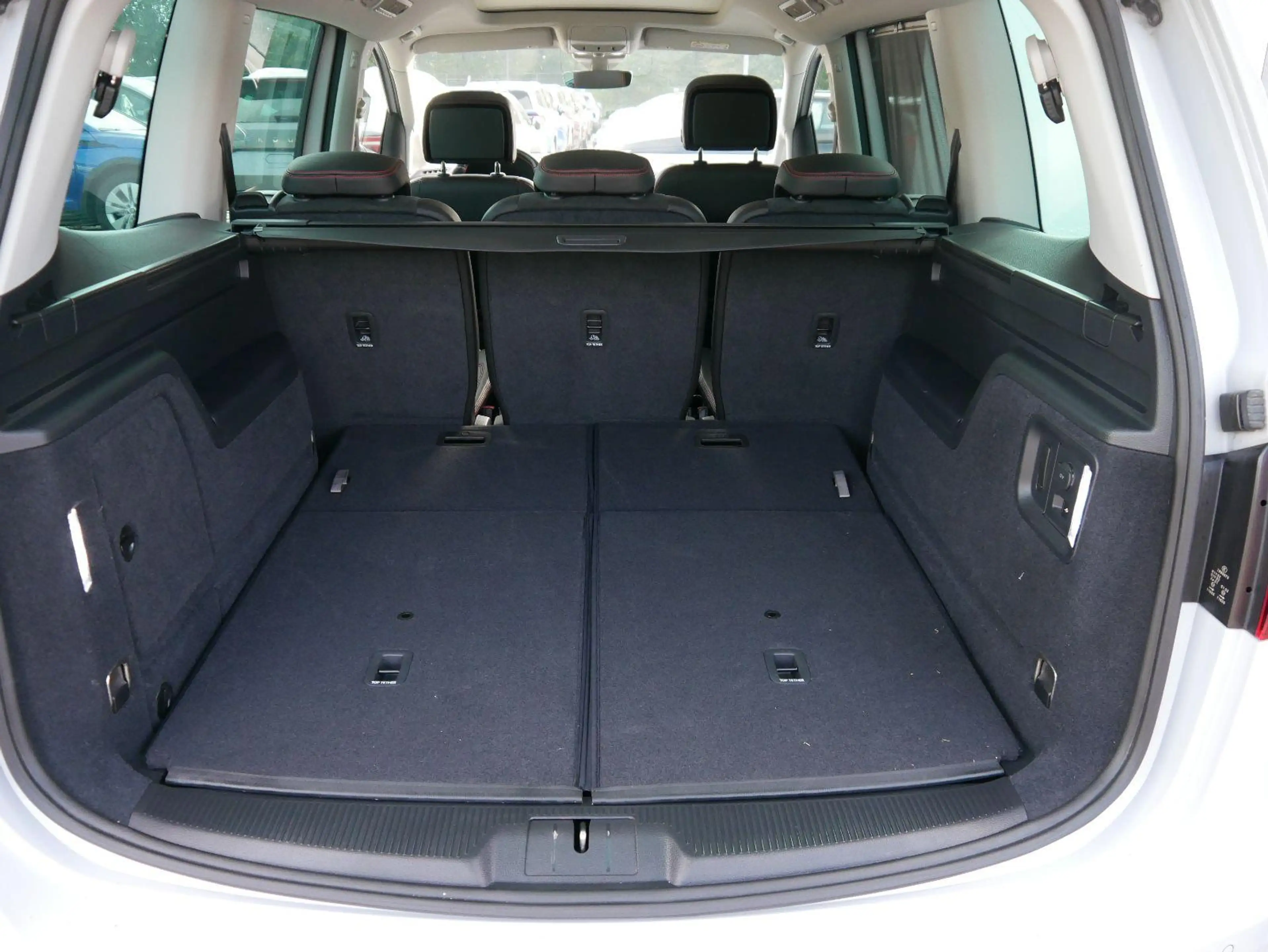 SEAT Alhambra 1.4 TSI DSG FR-LINE* AHK * WINTERPAKET * BI-XENON — photo 8