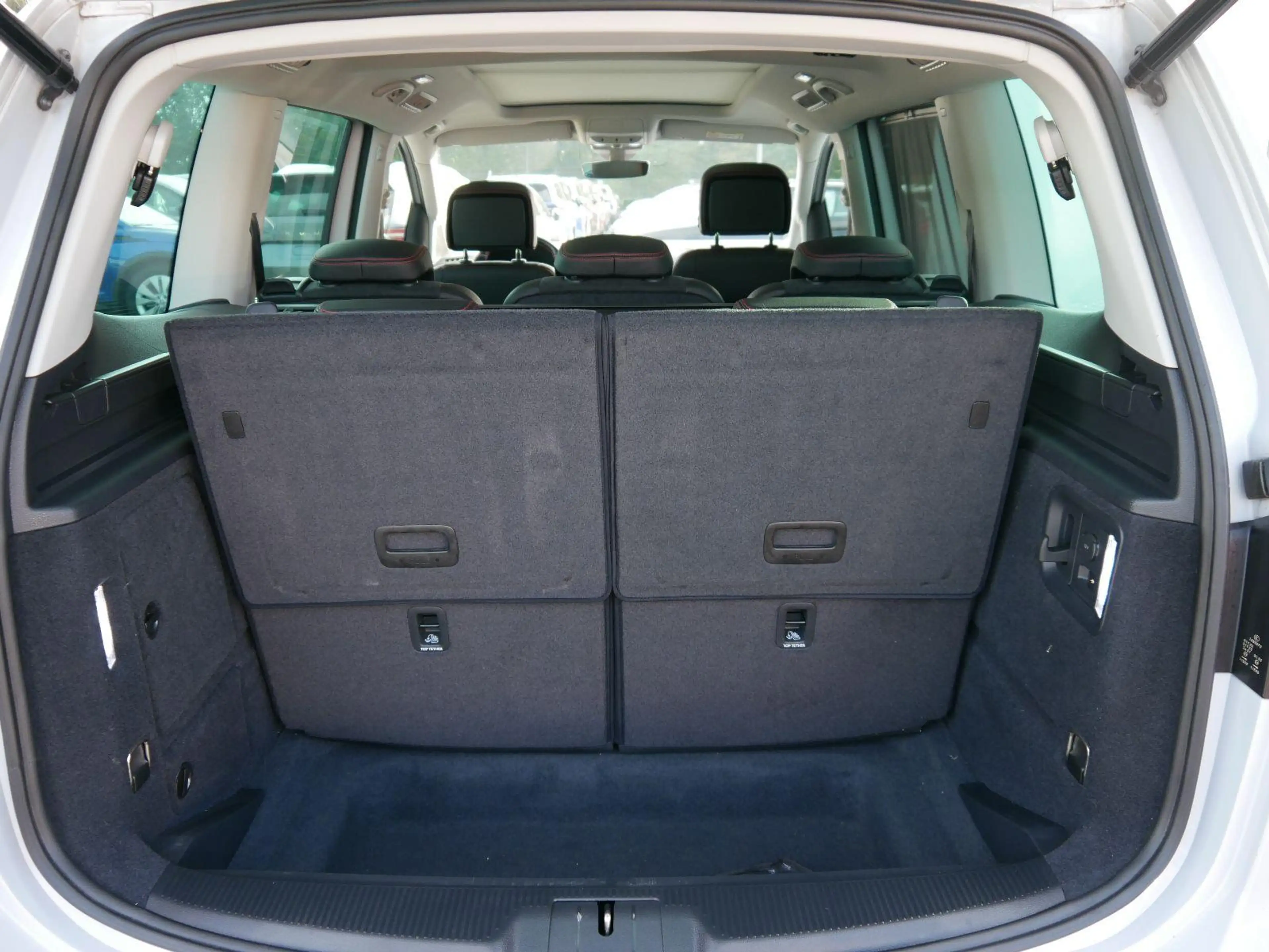 SEAT Alhambra 1.4 TSI DSG FR-LINE* AHK * WINTERPAKET * BI-XENON — photo 11