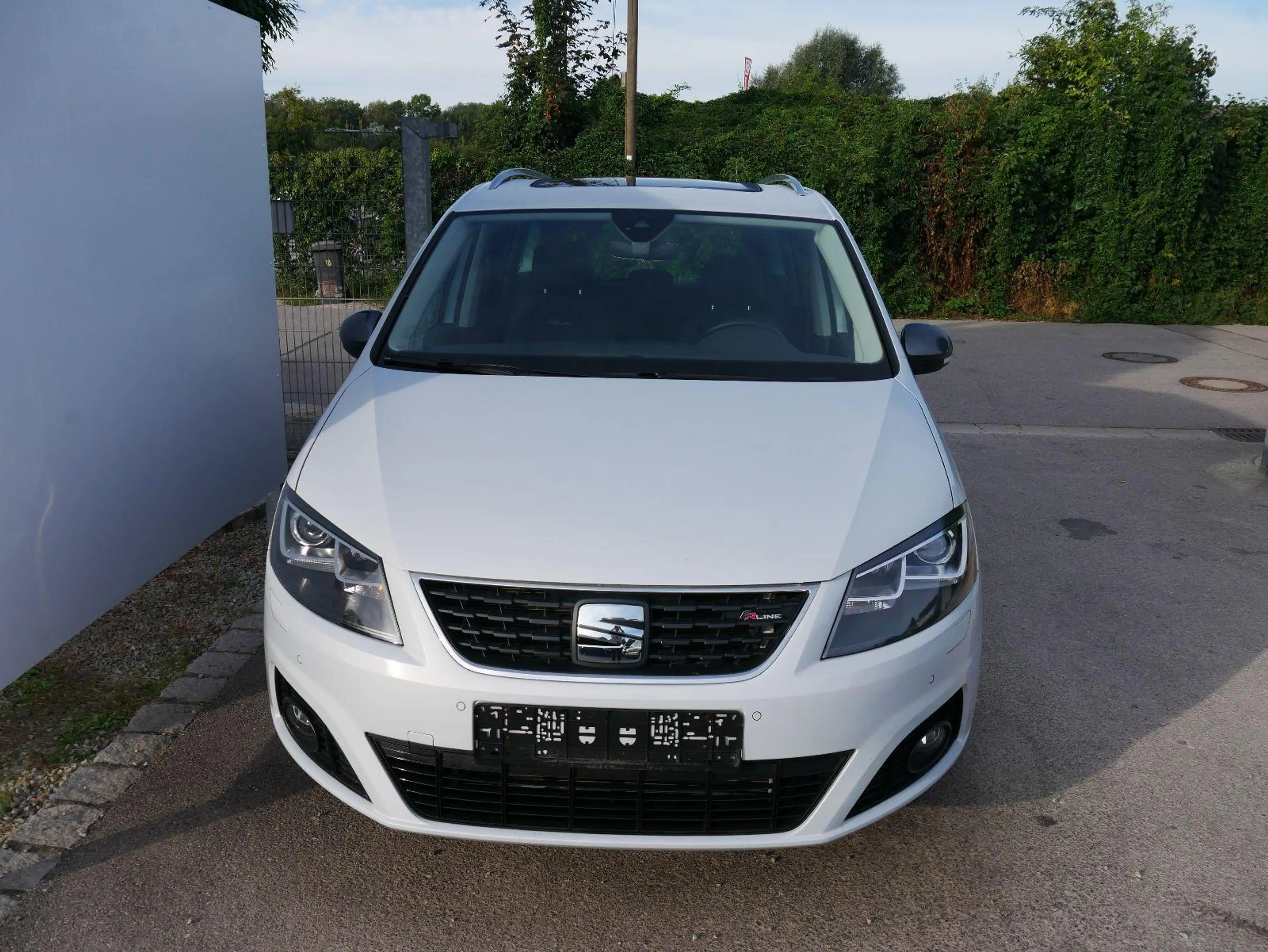 SEAT Alhambra 1.4 TSI DSG FR-LINE* AHK * WINTERPAKET * BI-XENON — photo 4