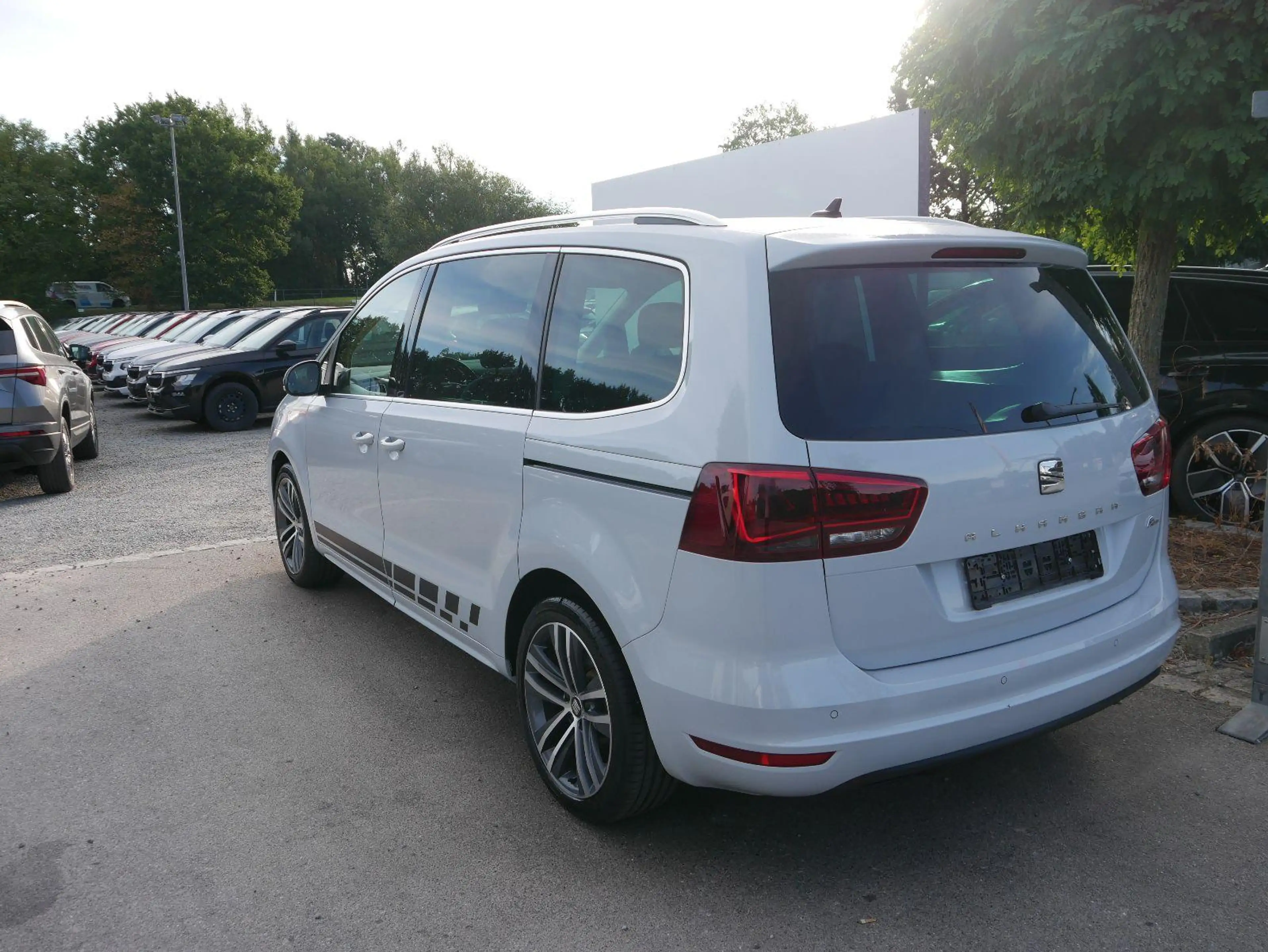 SEAT Alhambra 1.4 TSI DSG FR-LINE* AHK * WINTERPAKET * BI-XENON — photo 7