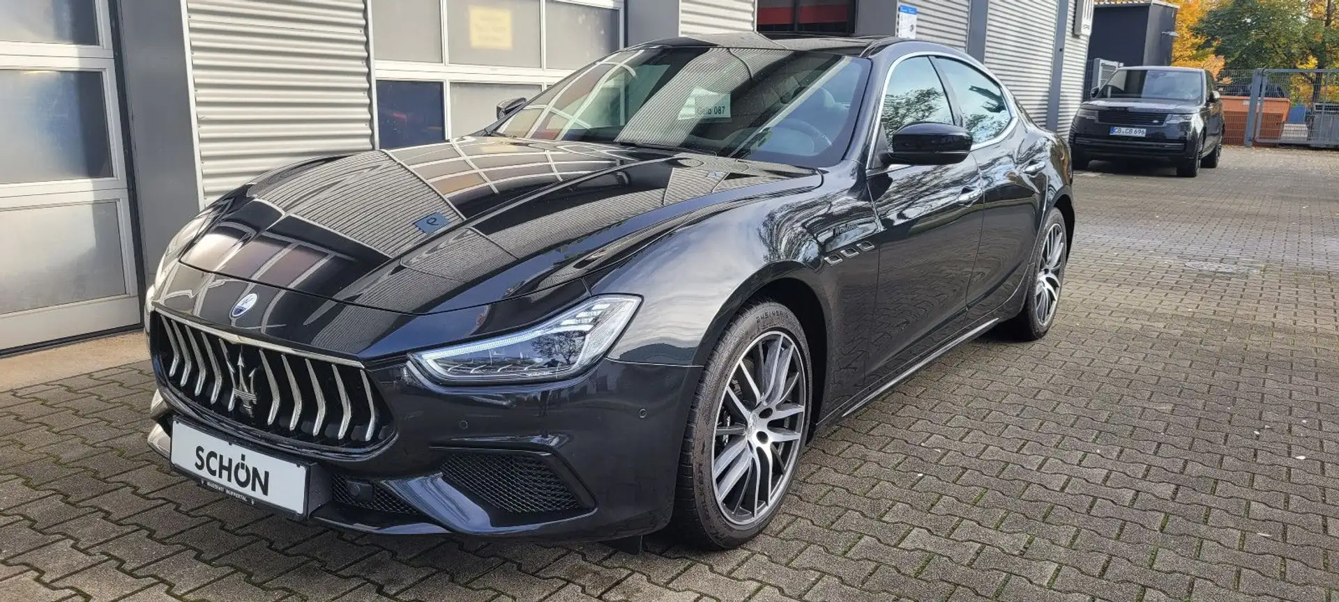 Maserati Ghibli Modena Schwarz - 2