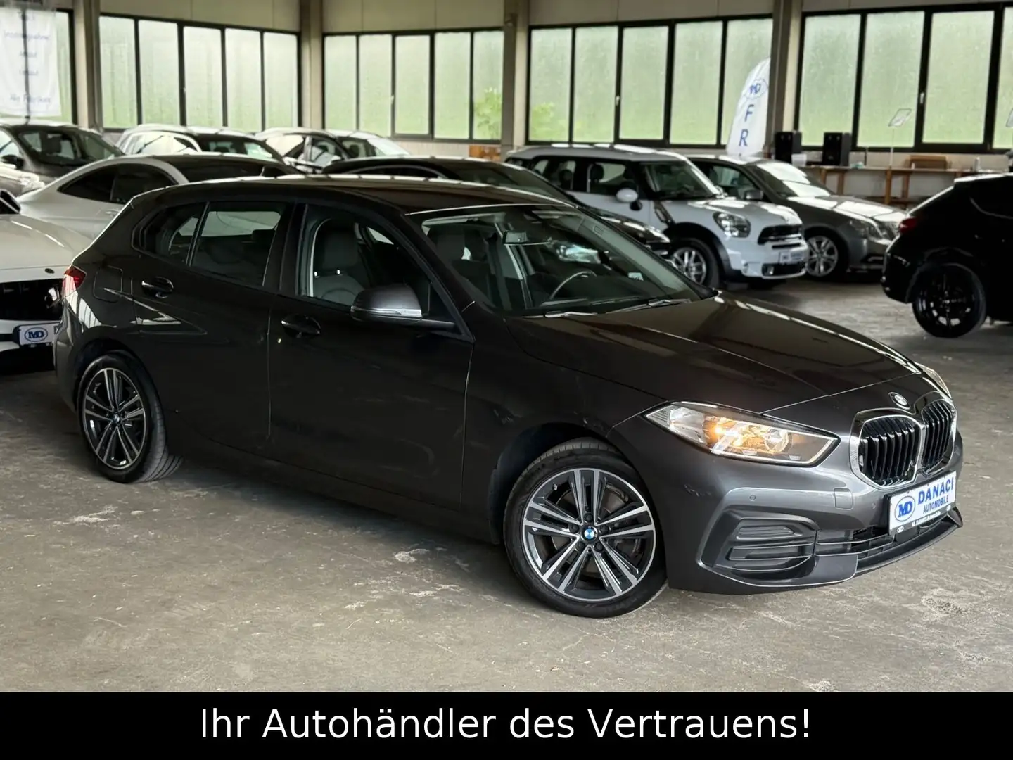 BMW 118 i Advantage*NAVI*CarPlay*PDC*Tempomat Grau - 1