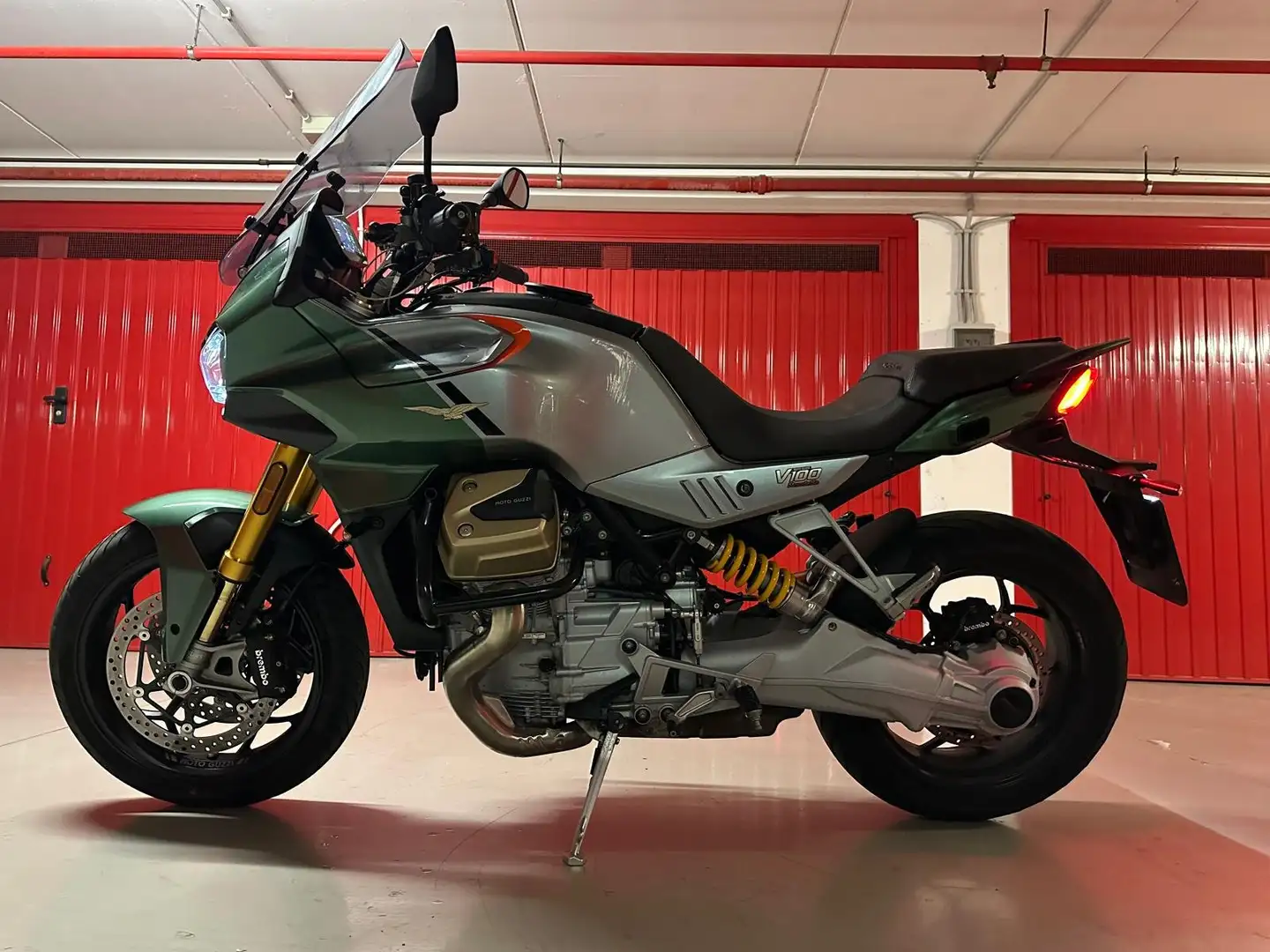 Moto Guzzi V 100 S Zielony - 2