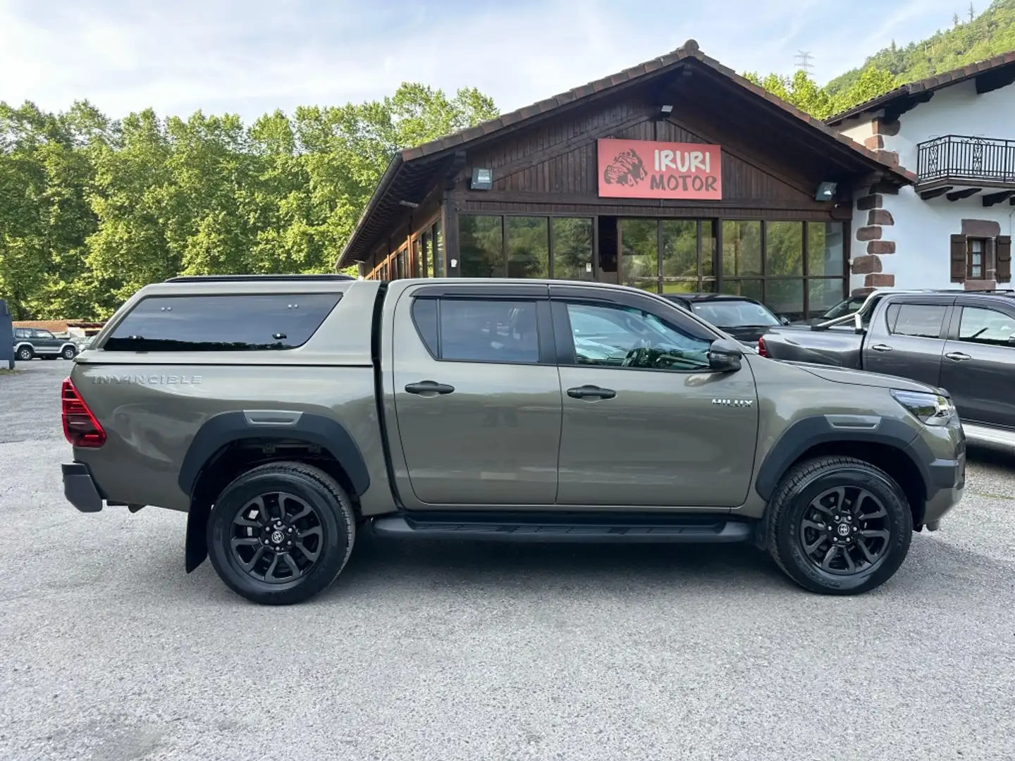 Toyota Hilux Cabina Doble Invincible Aut. Verde - 1