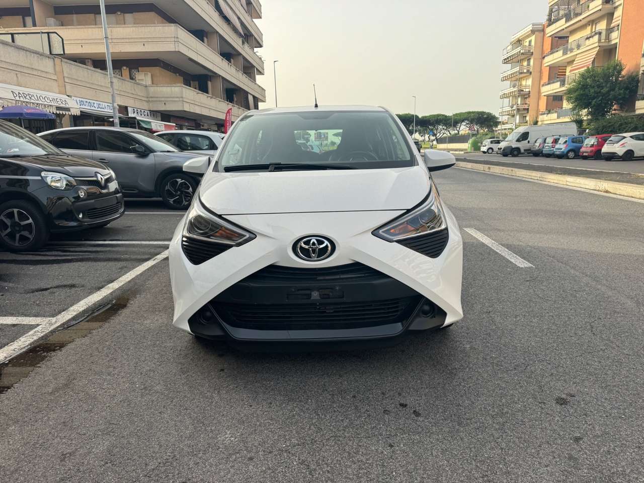 Toyota Aygo Connect 1.0 VVT-i 72 CV 5 porte x-play MMT led nav