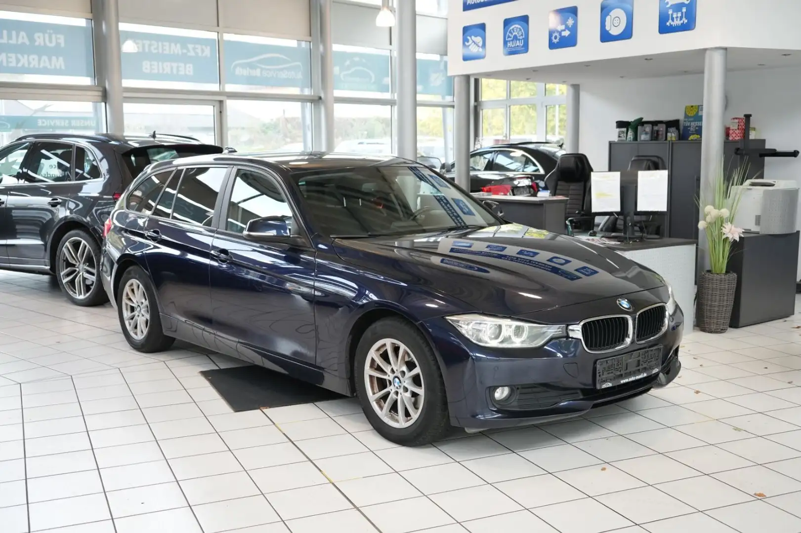 BMW 320 Baureihe 3 Touring 320 d Bleu - 1