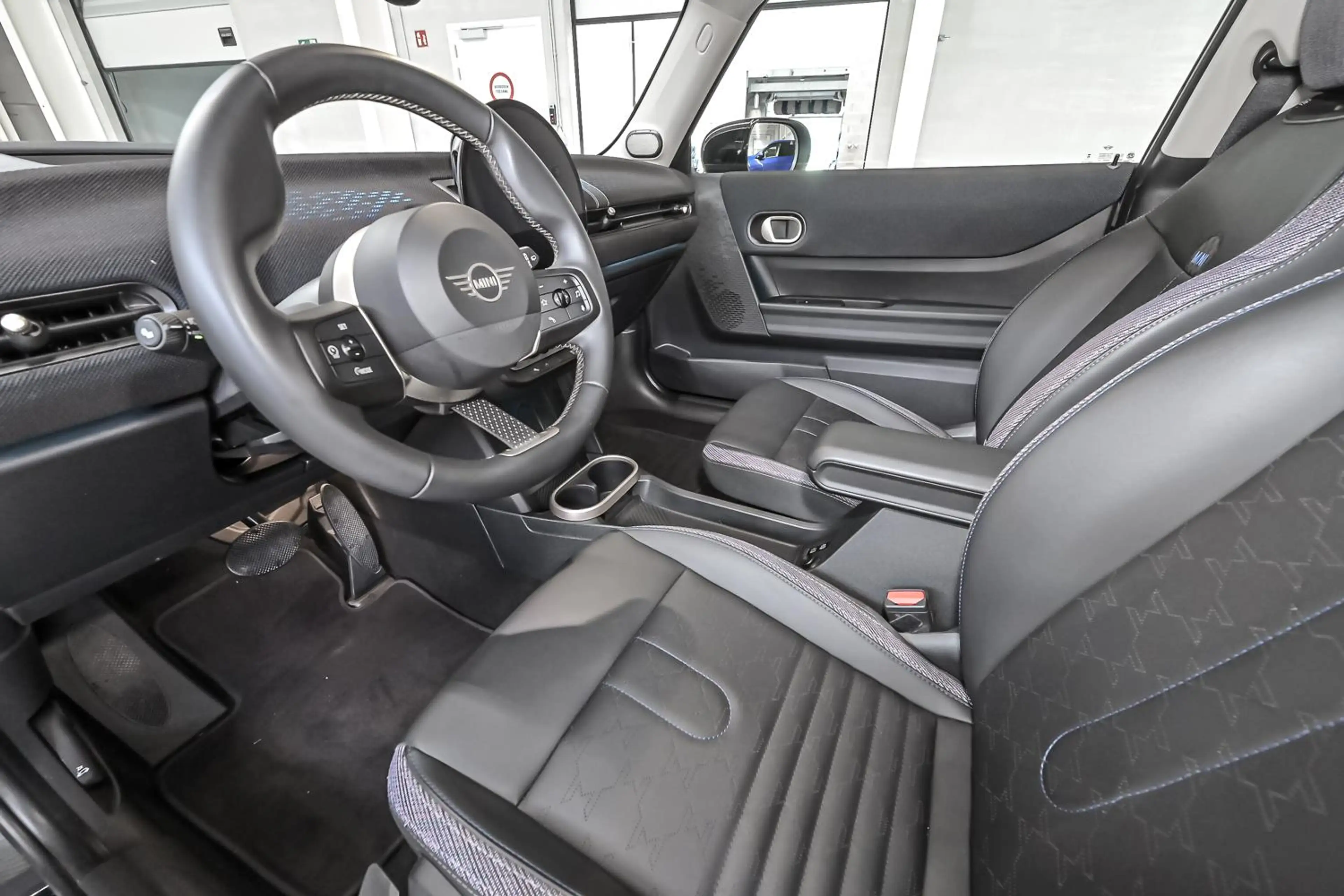 MINI Cooper C HUD/ HarmandKardon/ DrivingAssitant - 2ans/jaar ga — photo 6