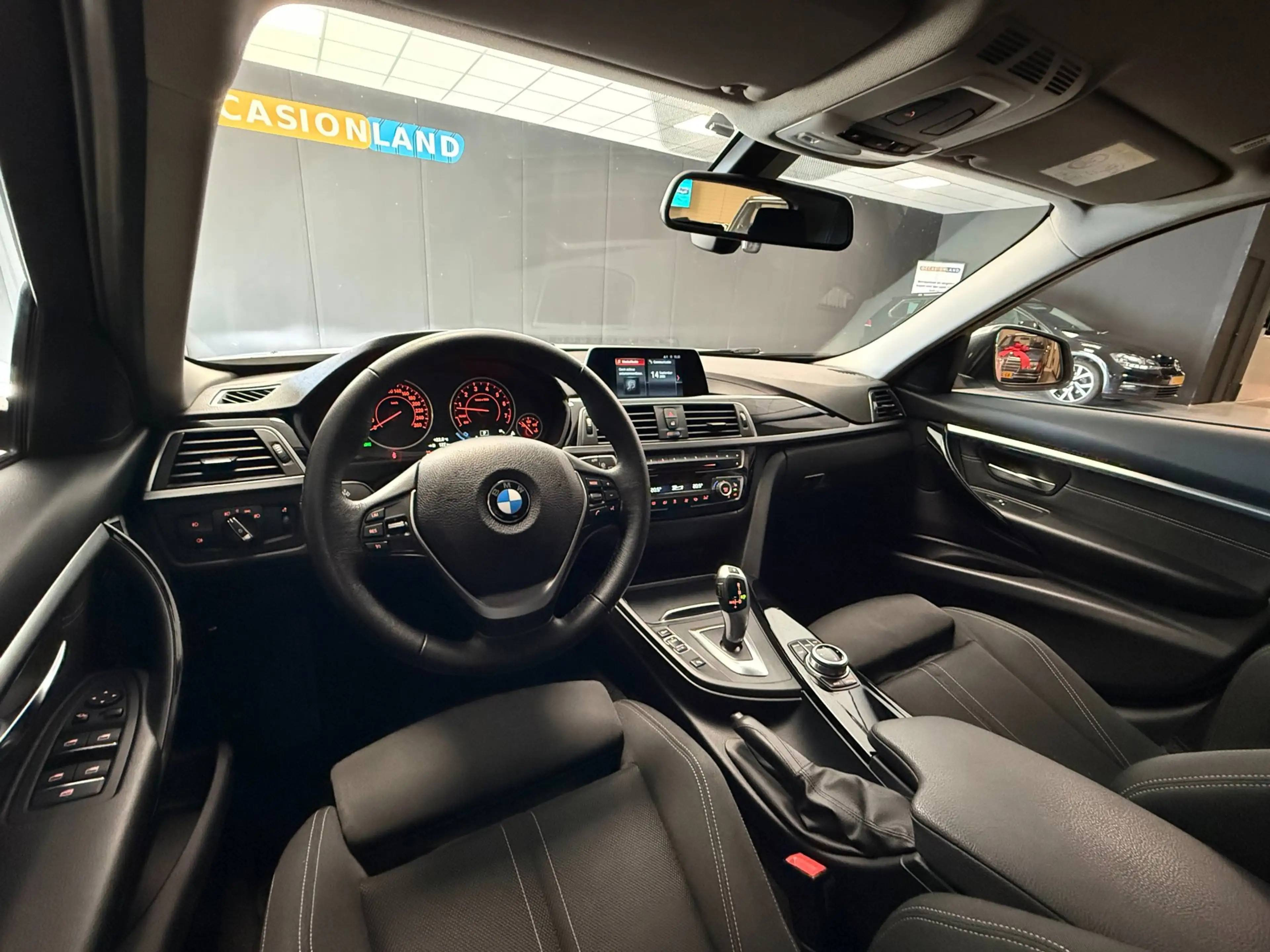 BMW 320 3-serie Touring 320i xDrive|PDC|LED|CRUISE|STOELV| — photo 11