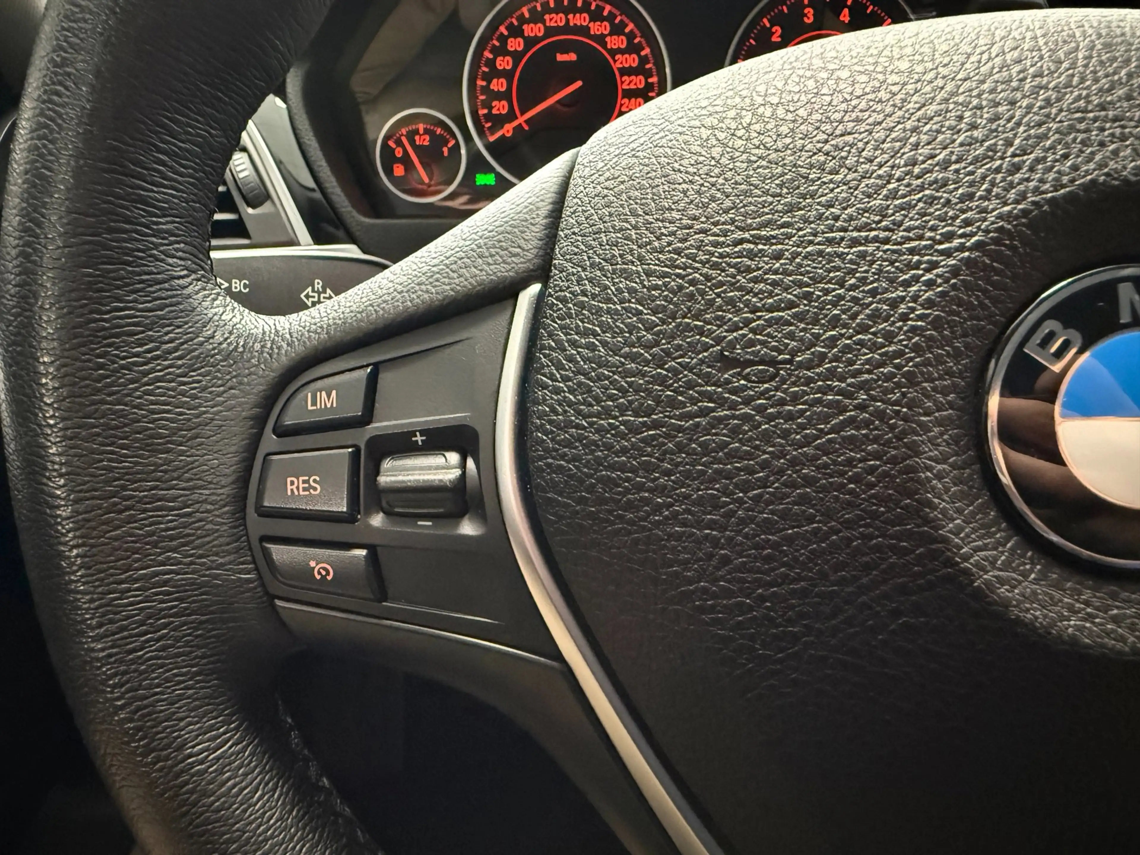 BMW 320 3-serie Touring 320i xDrive|PDC|LED|CRUISE|STOELV| — photo 15