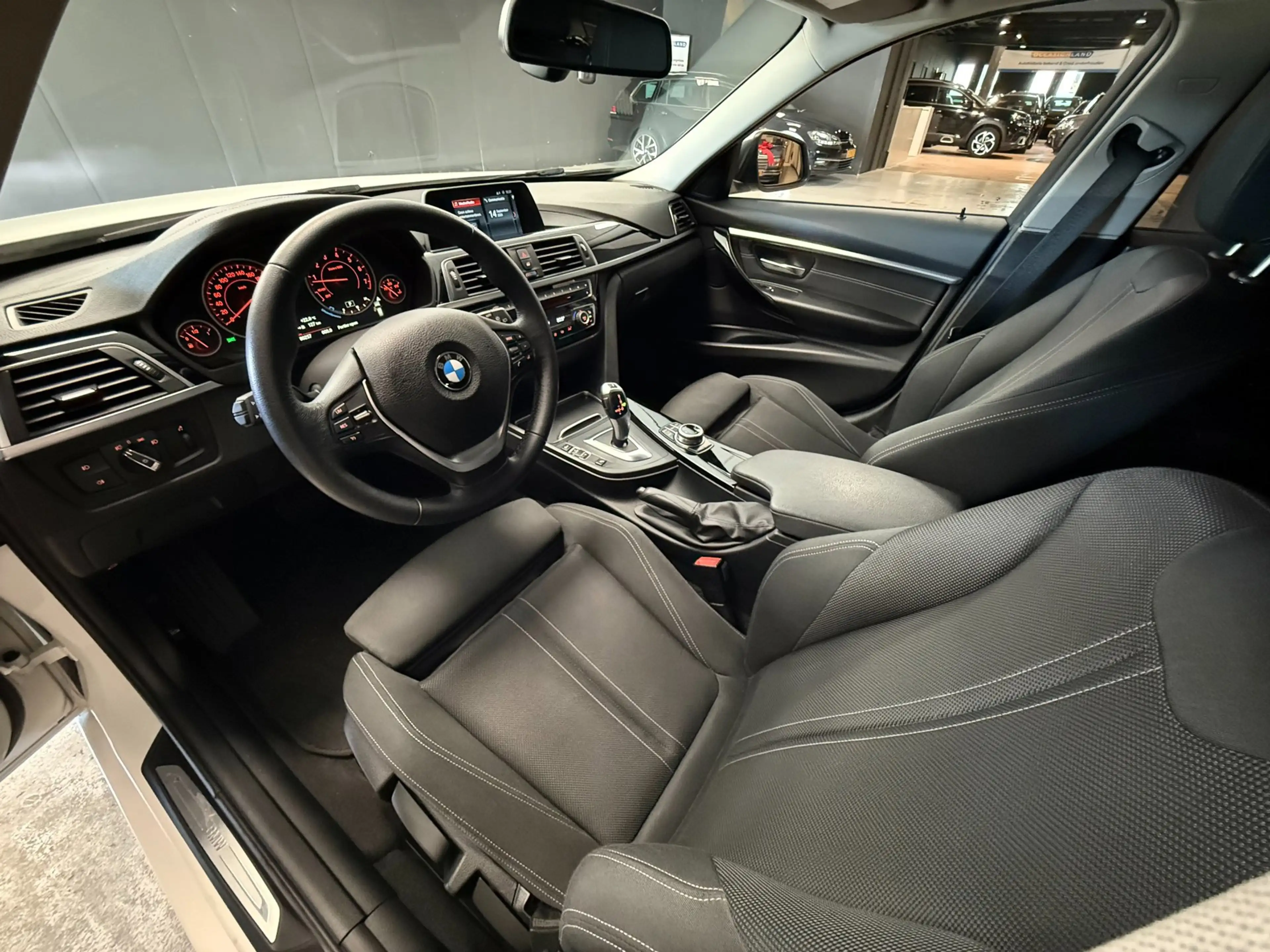 BMW 320 3-serie Touring 320i xDrive|PDC|LED|CRUISE|STOELV| — photo 23
