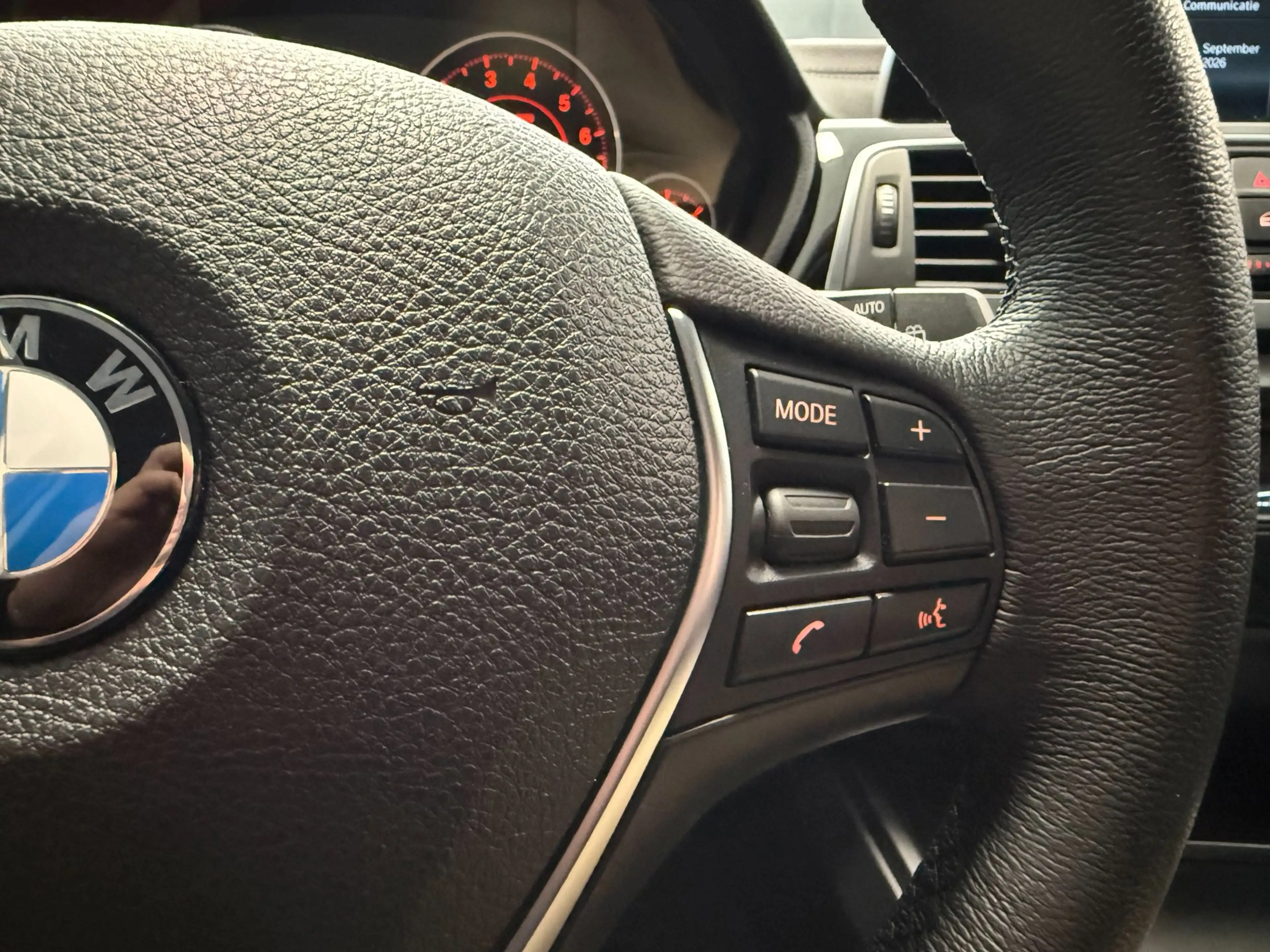 BMW 320 3-serie Touring 320i xDrive|PDC|LED|CRUISE|STOELV| — photo 16