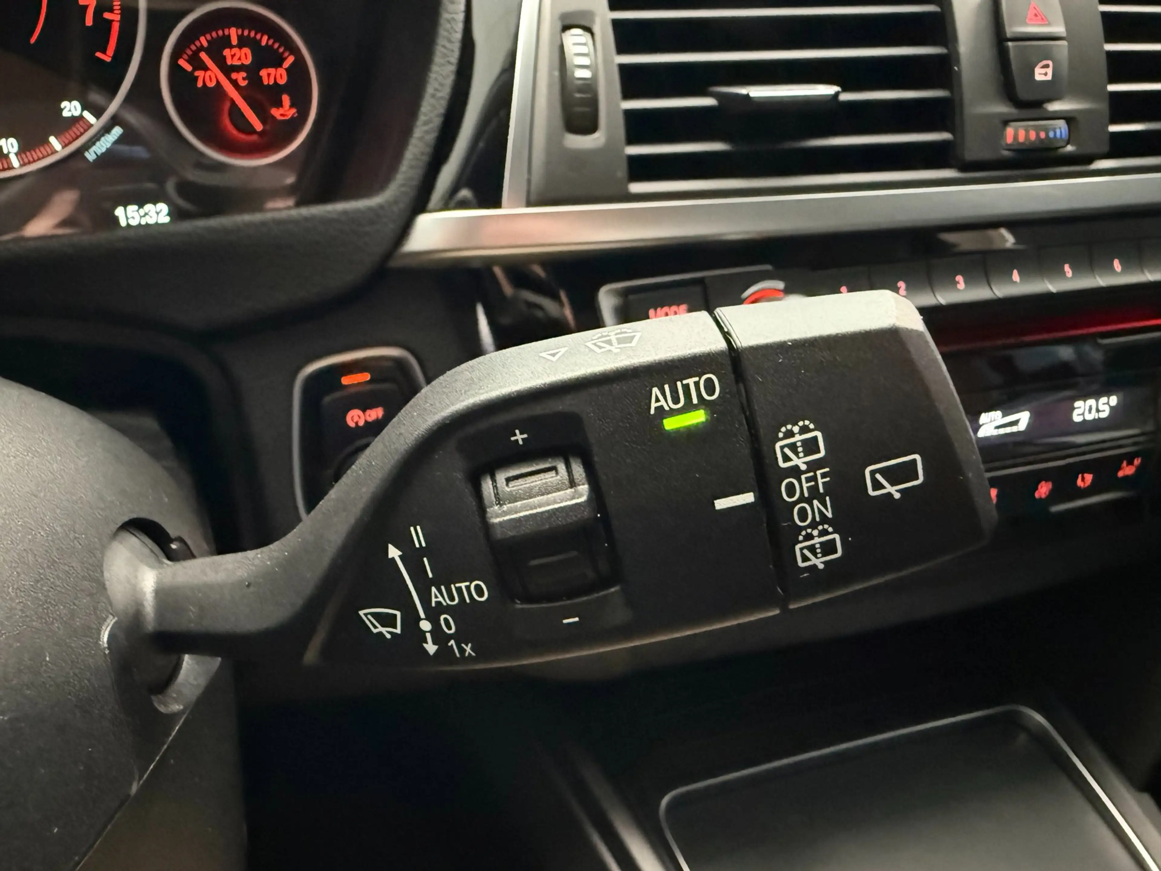 BMW 320 3-serie Touring 320i xDrive|PDC|LED|CRUISE|STOELV| — photo 18