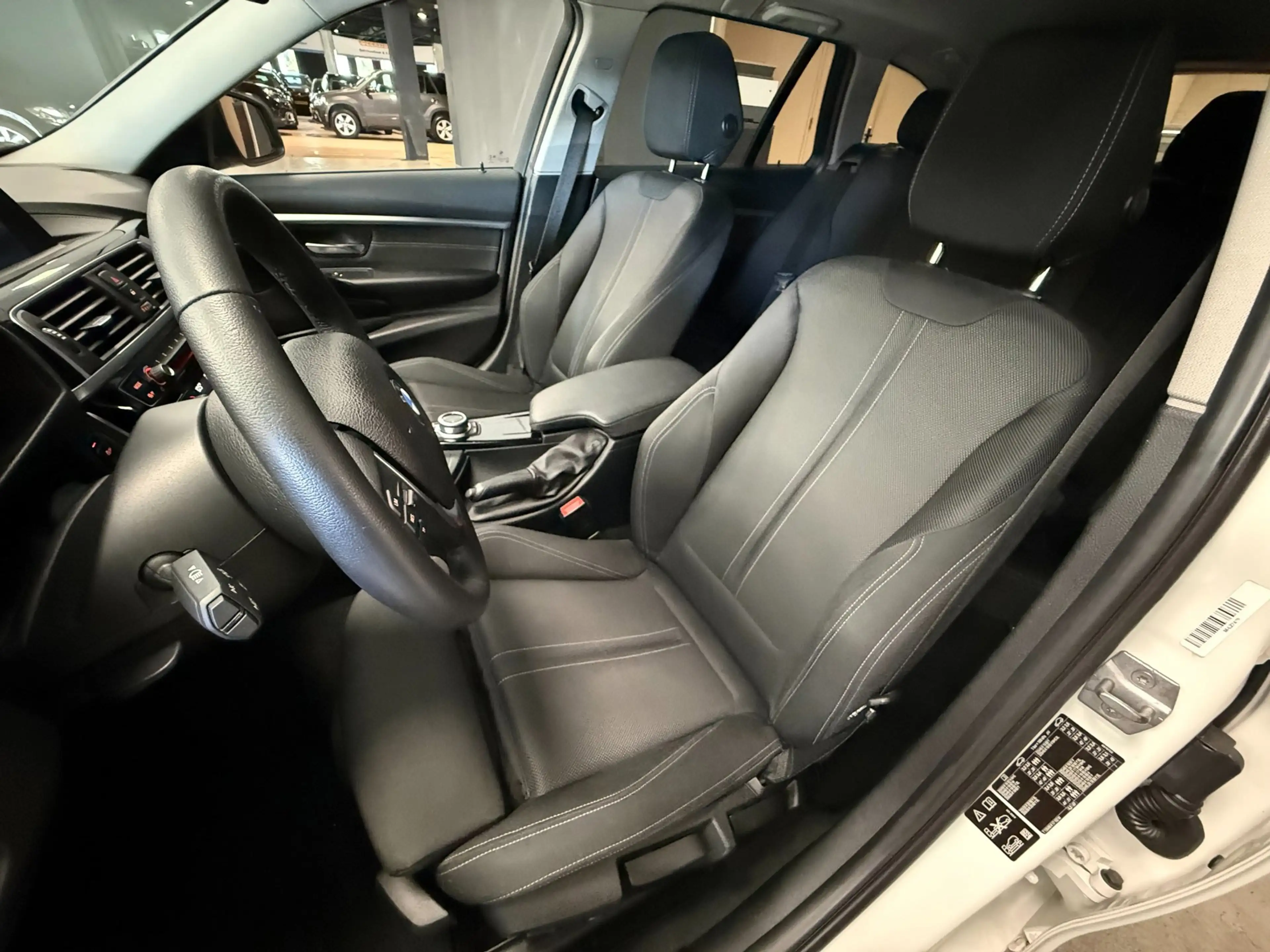 BMW 320 3-serie Touring 320i xDrive|PDC|LED|CRUISE|STOELV| — photo 26