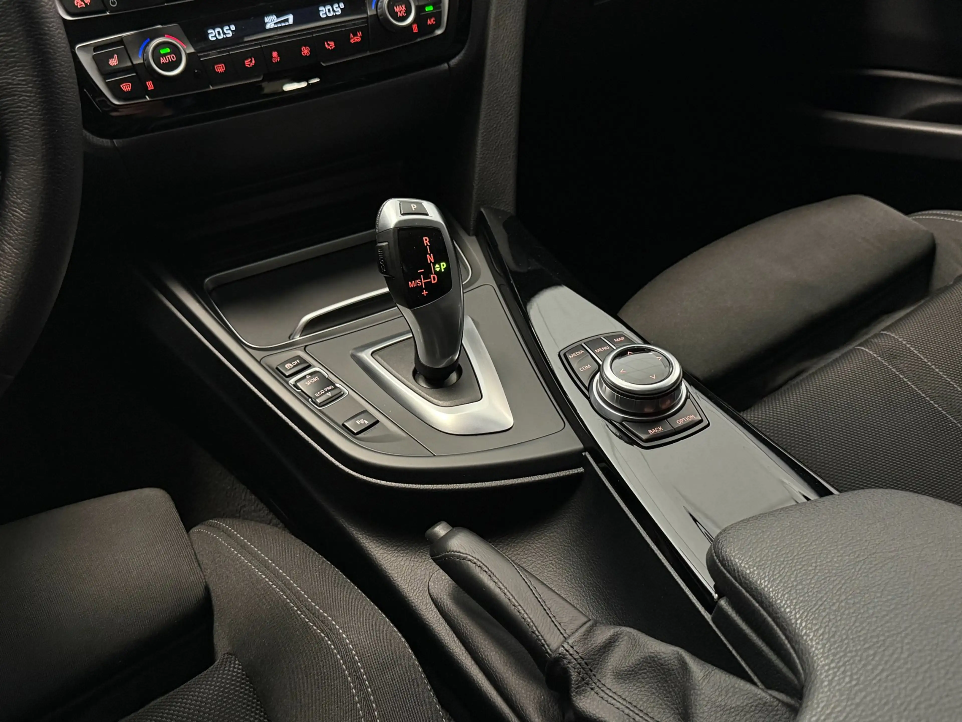 BMW 320 3-serie Touring 320i xDrive|PDC|LED|CRUISE|STOELV| — photo 21
