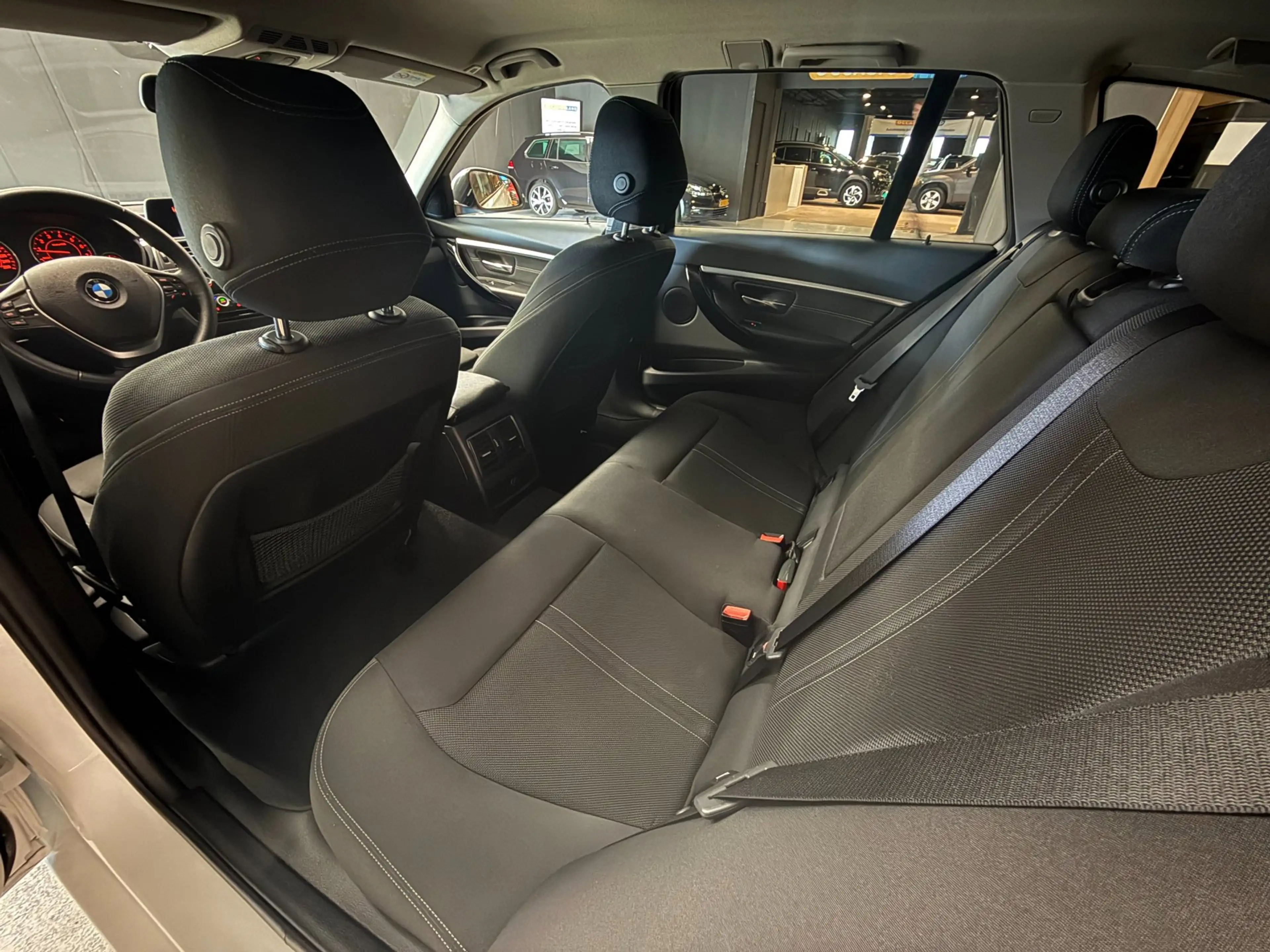 BMW 320 3-serie Touring 320i xDrive|PDC|LED|CRUISE|STOELV| — photo 27