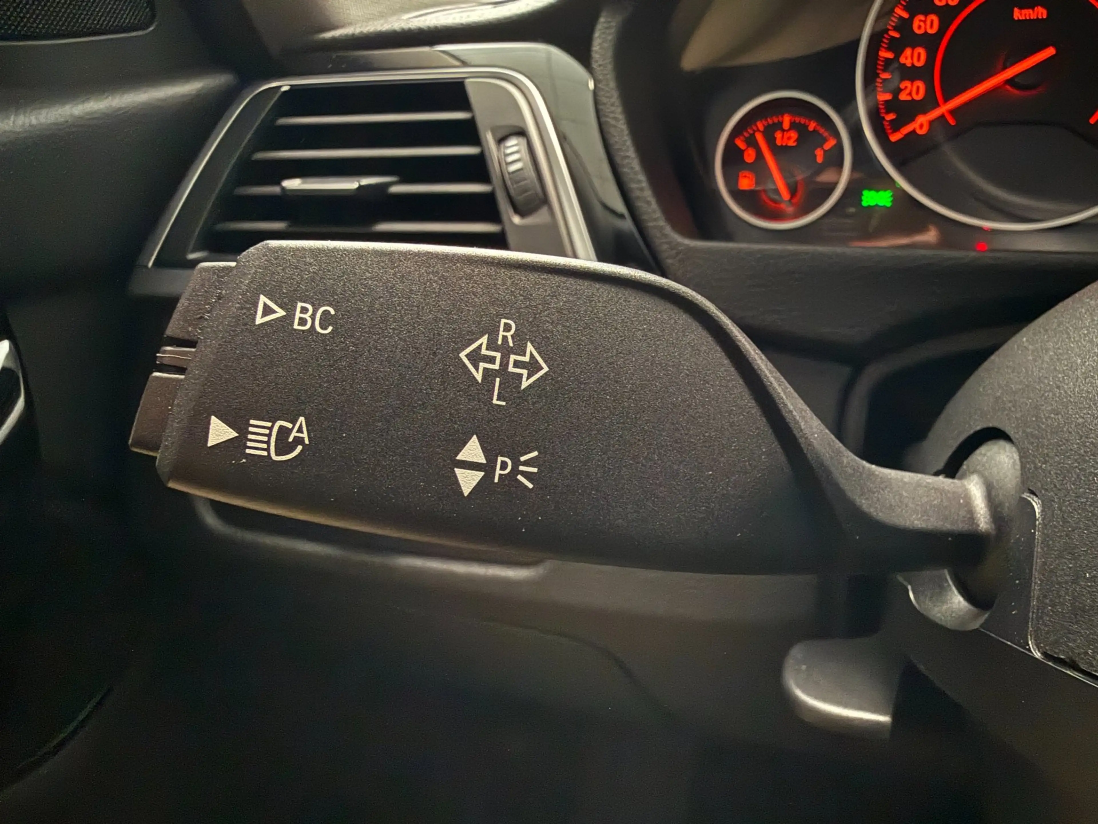 BMW 320 3-serie Touring 320i xDrive|PDC|LED|CRUISE|STOELV| — photo 17